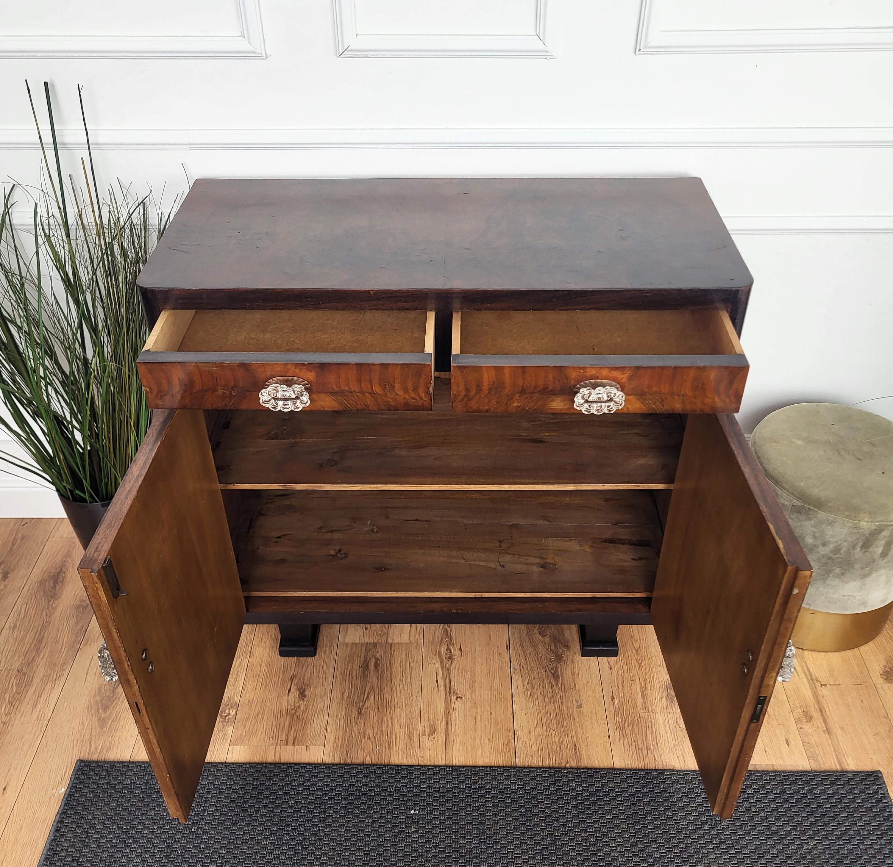 Legno Credenza in ottone in radica di noce Art Deco MidCentury Modern del 1940 in vendita