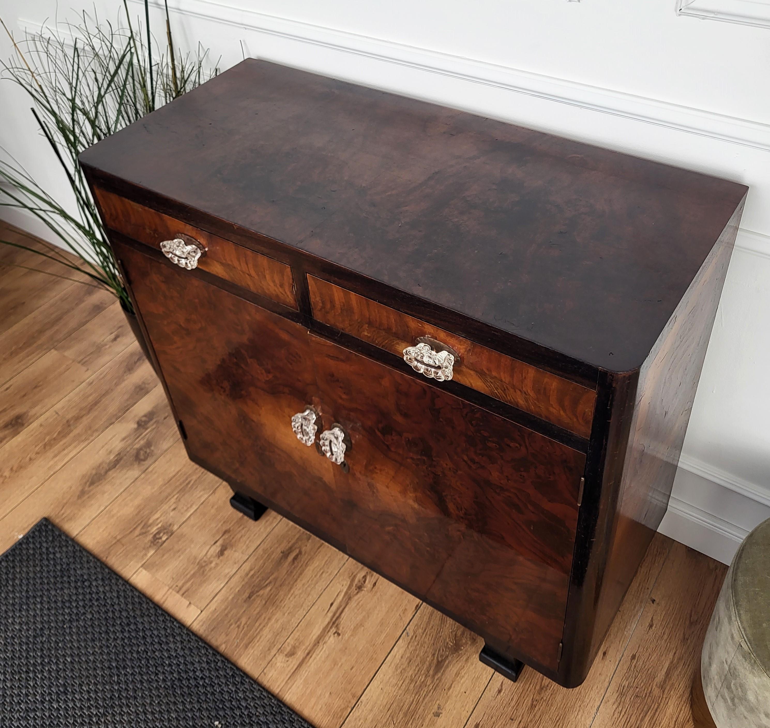 Credenza in ottone in radica di noce Art Deco MidCentury Modern del 1940 in vendita 1