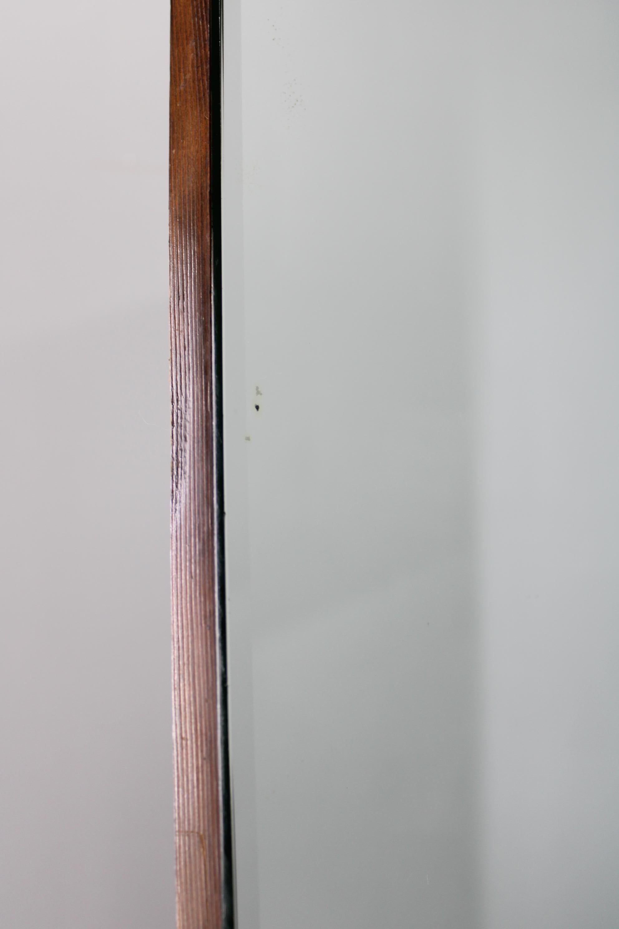1940s Italian Art Deco Mirror Cabinet in Walnut Finish For Sale 8