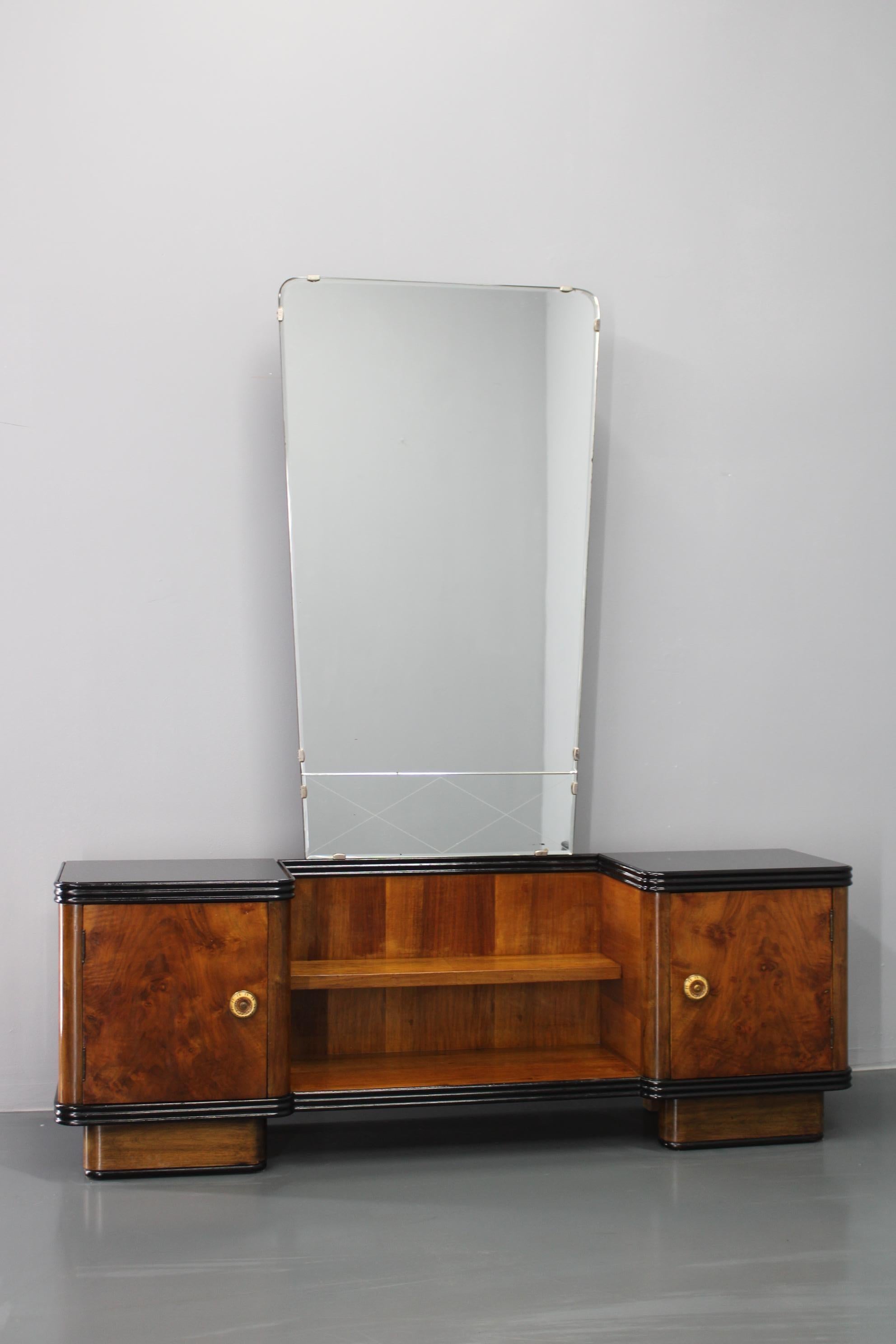 Mid-Century Modern 1940s Italian Art Deco Mirror Cabinet in Walnut Finish For Sale