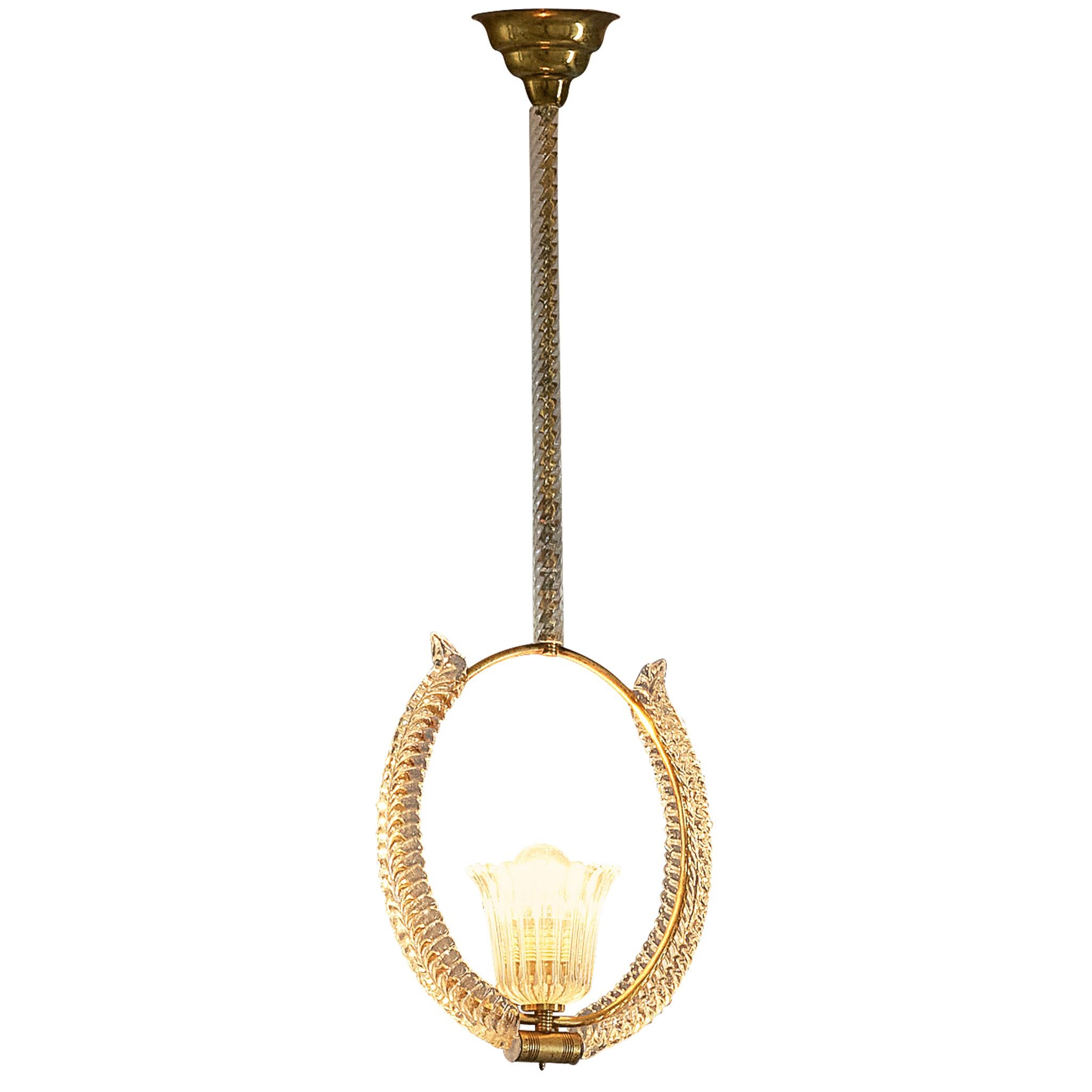 Lampe pendante italienne Art Déco des années 1940 avec centre en verre en forme de calice et laiton en vente
