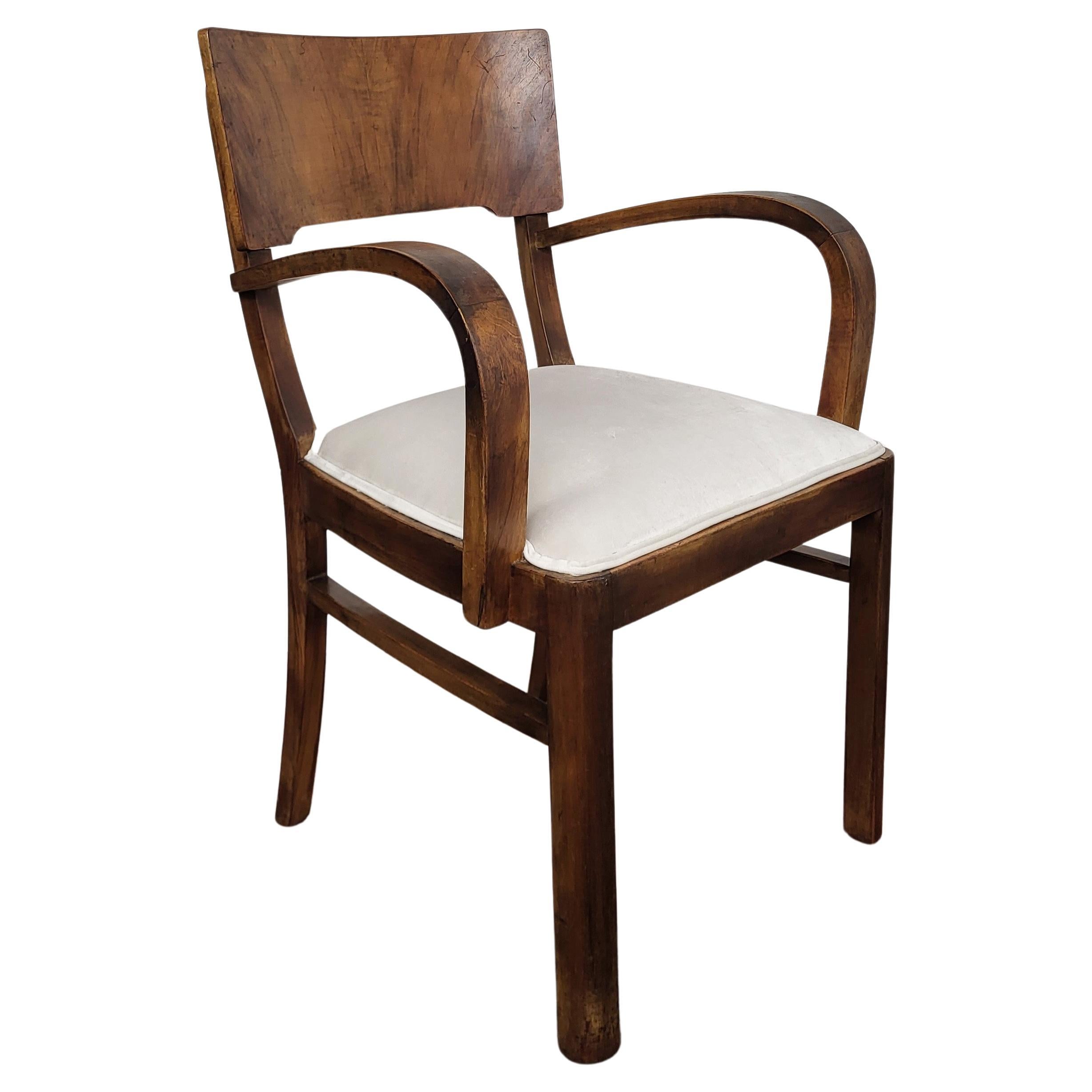1940s Italian Art Deco Walnut Newly Upholstered Open Armchair Office Desk Chair en vente