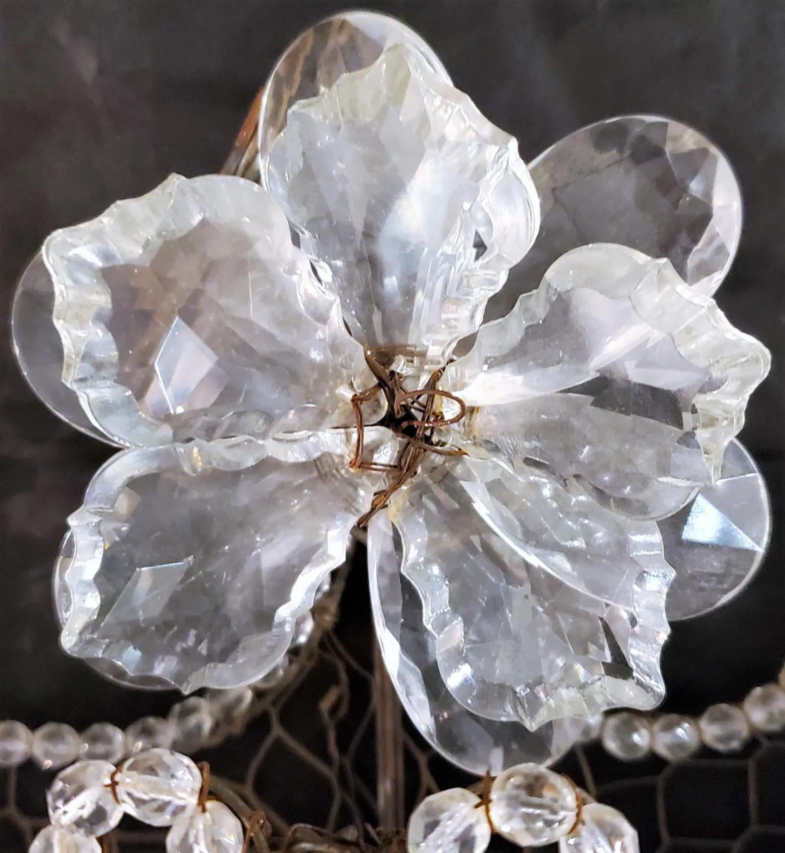 Paire d'appliques italiennes en cristal perlé des années 1940 Bon état - En vente à Pasadena, CA