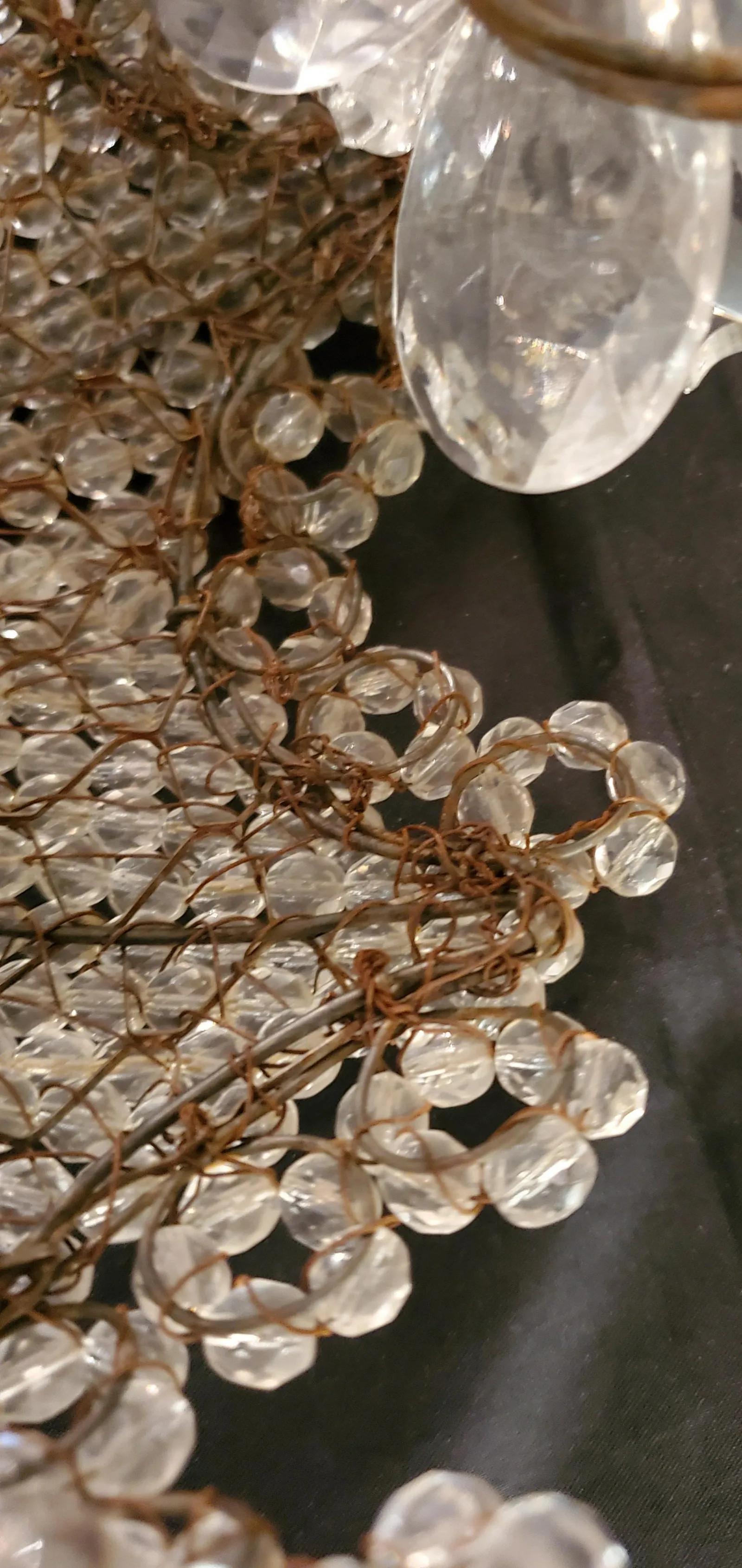 Milieu du XXe siècle Paire d'appliques italiennes en cristal perlé des années 1940 en vente