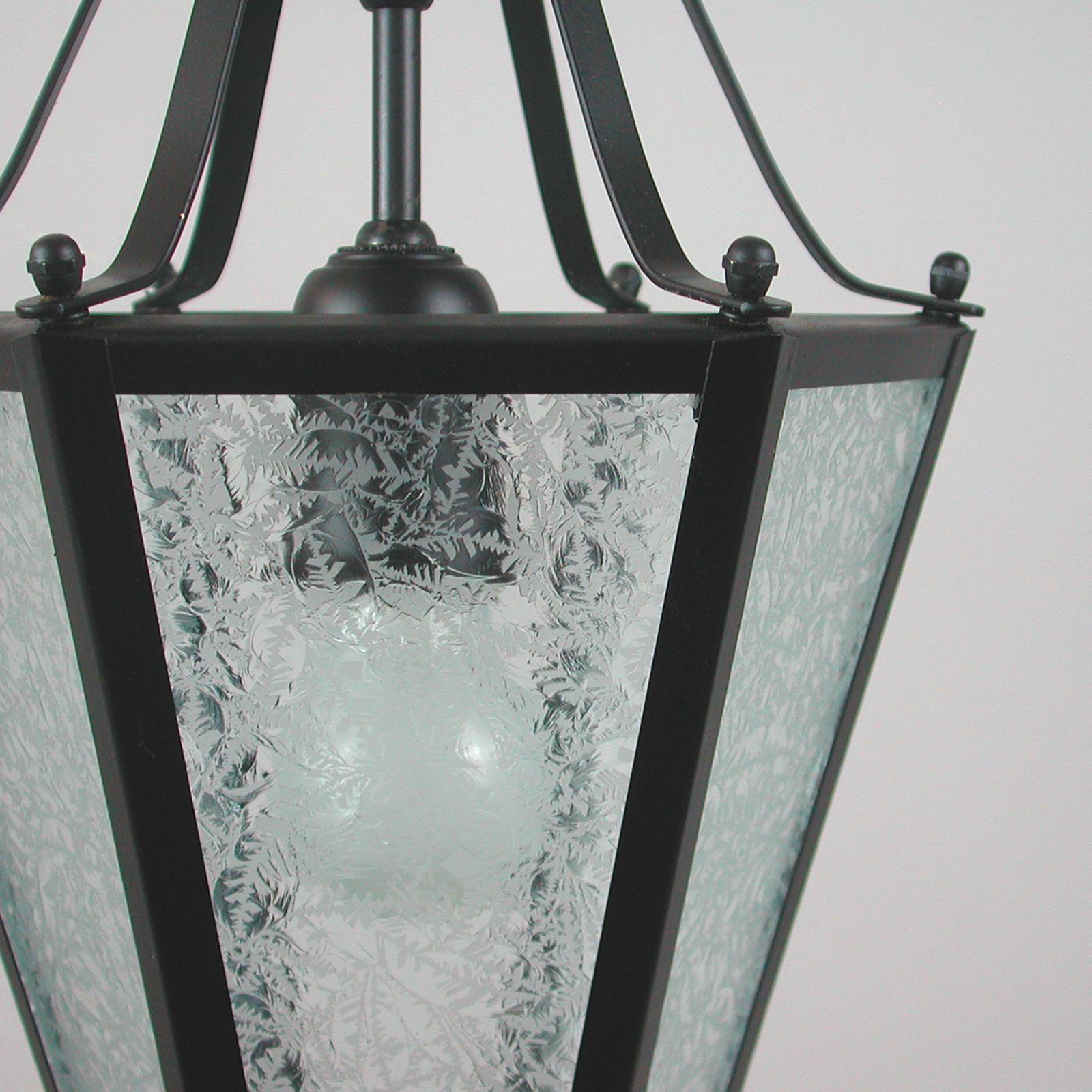 1940s Italian Black Lacquered Metal and Ice Flower Glass Lantern For Sale 6