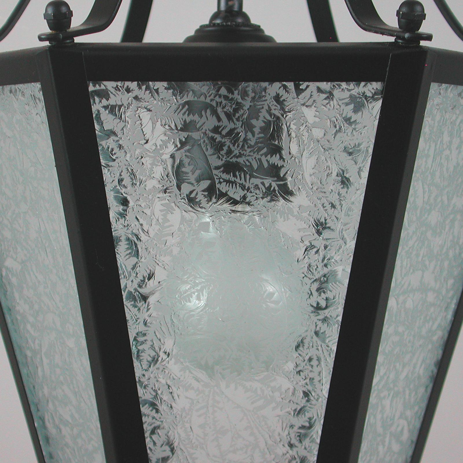 1940s Italian Black Lacquered Metal and Ice Flower Glass Lantern For Sale 7