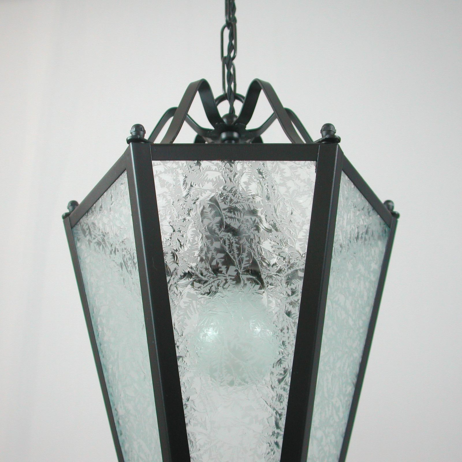 1940s Italian Black Lacquered Metal and Ice Flower Glass Lantern For Sale 9