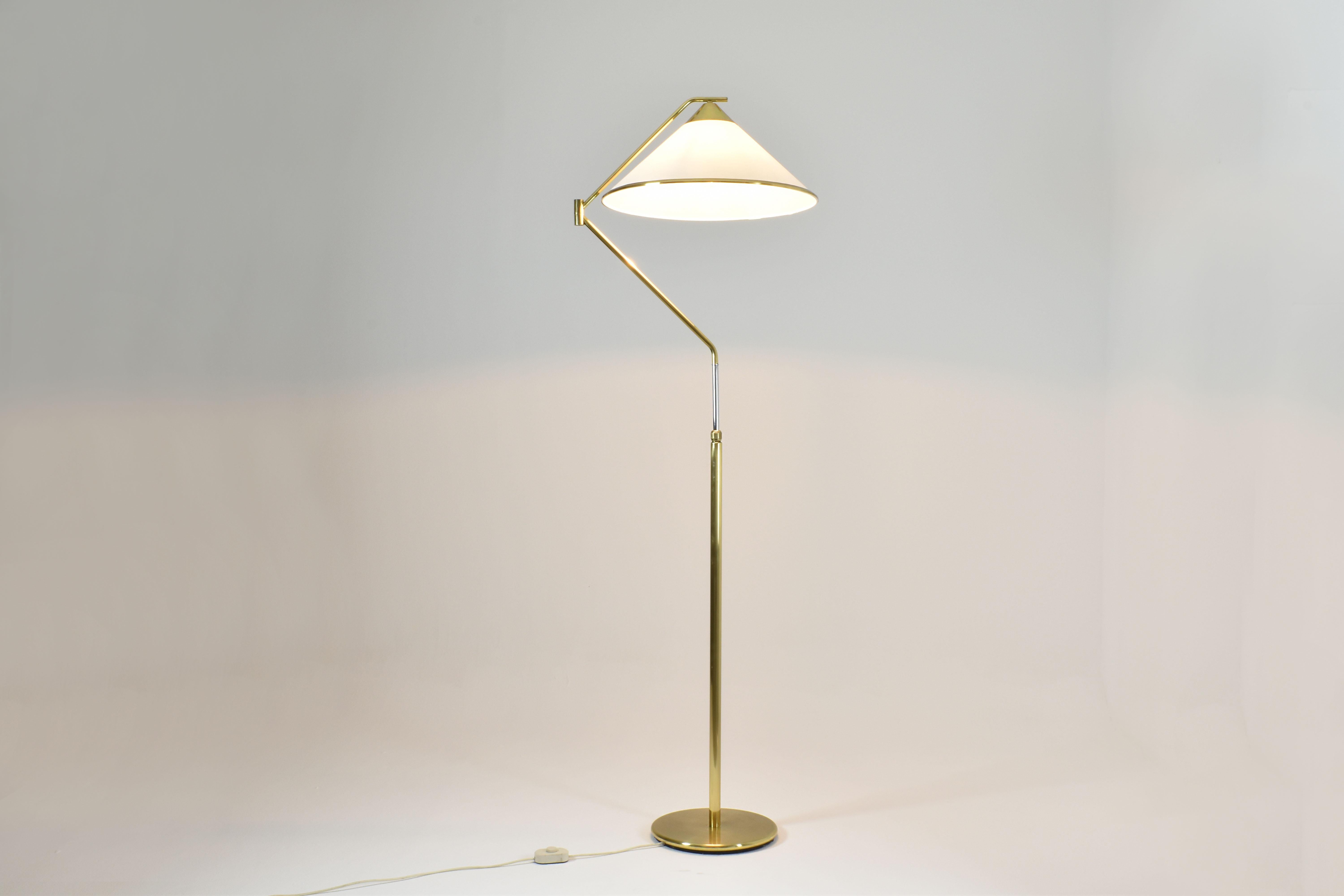 Mid-Century Modern 1940's Italian brass floor lamp by Arredoluce Monza 