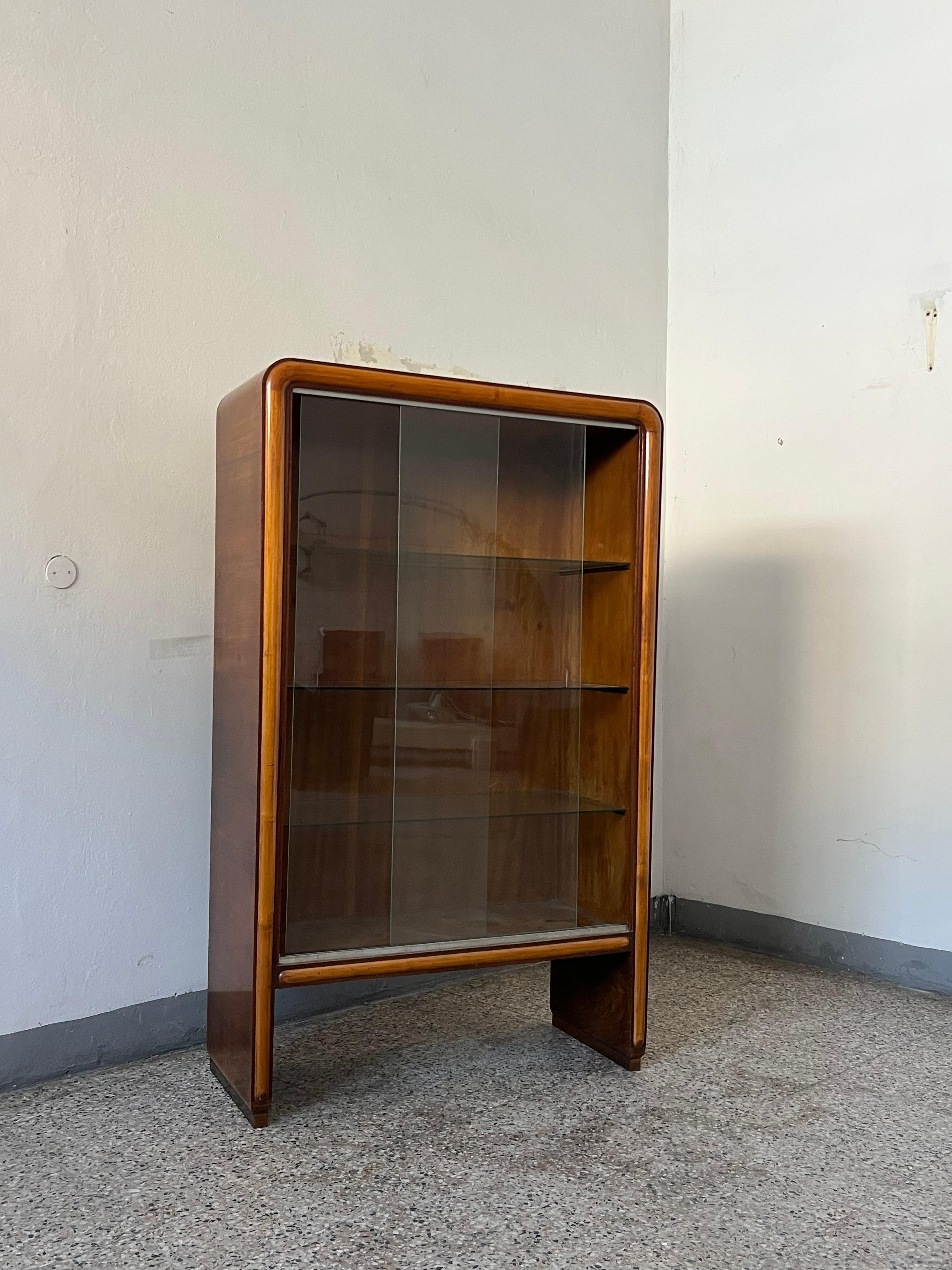 Armoire italienne des années 1940 crédence bar display avec porte vitrée style art déco en vente 4