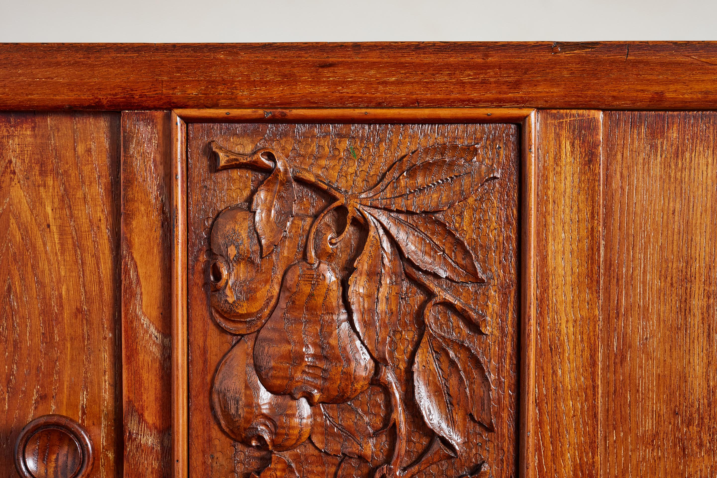 1940's Italian Carved Sideboard For Sale 1