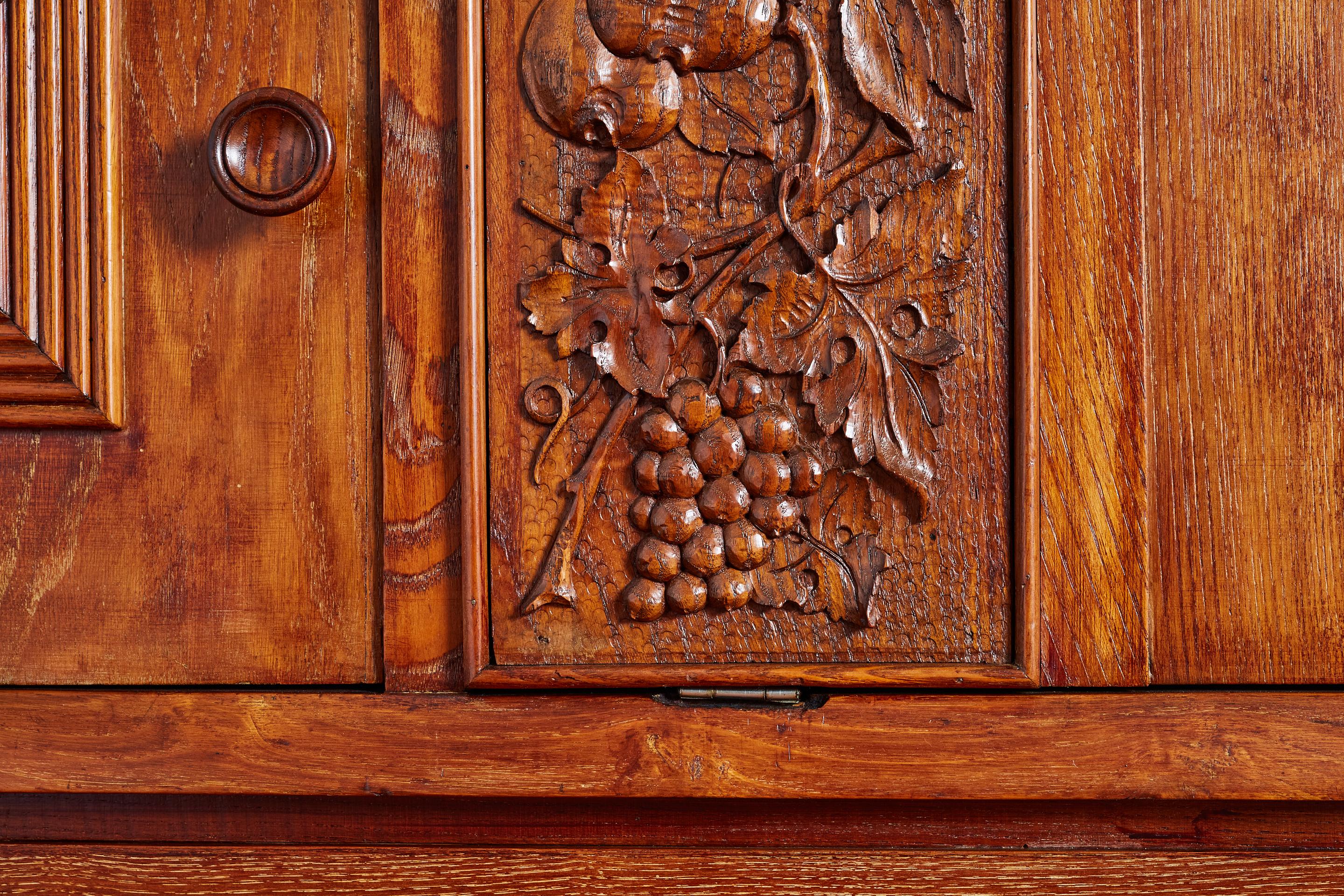 1940's Italian Carved Sideboard For Sale 3