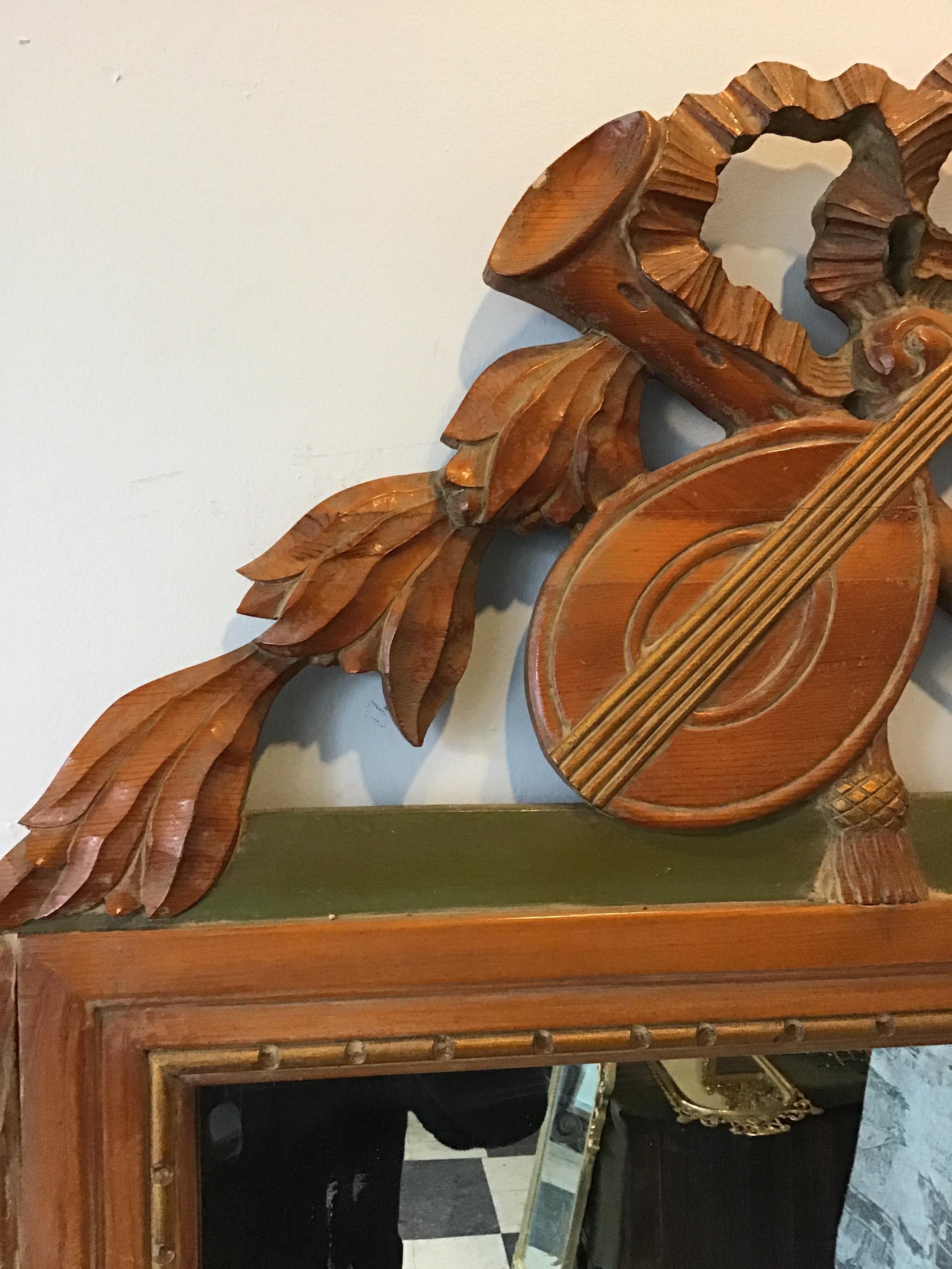 1940s Italian Carved Wood Mandolin & Horn Mirror In Good Condition For Sale In Tarrytown, NY