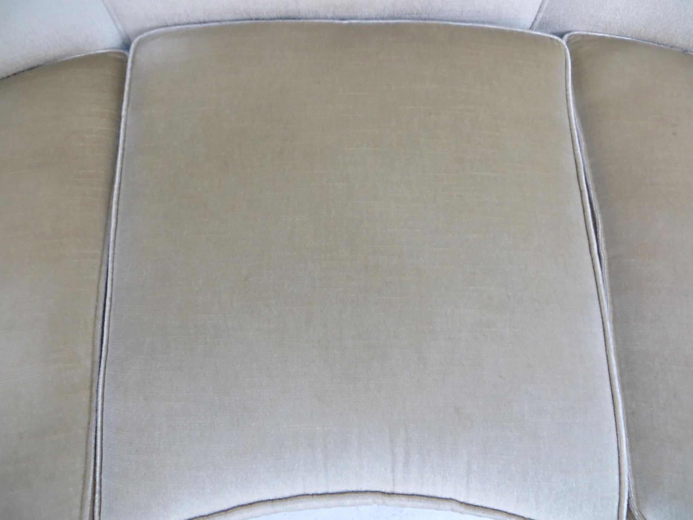 1940s Italian Modern Curved Vintage Design Sofa in Beige Velvet-Velour, 3-Seater For Sale 11