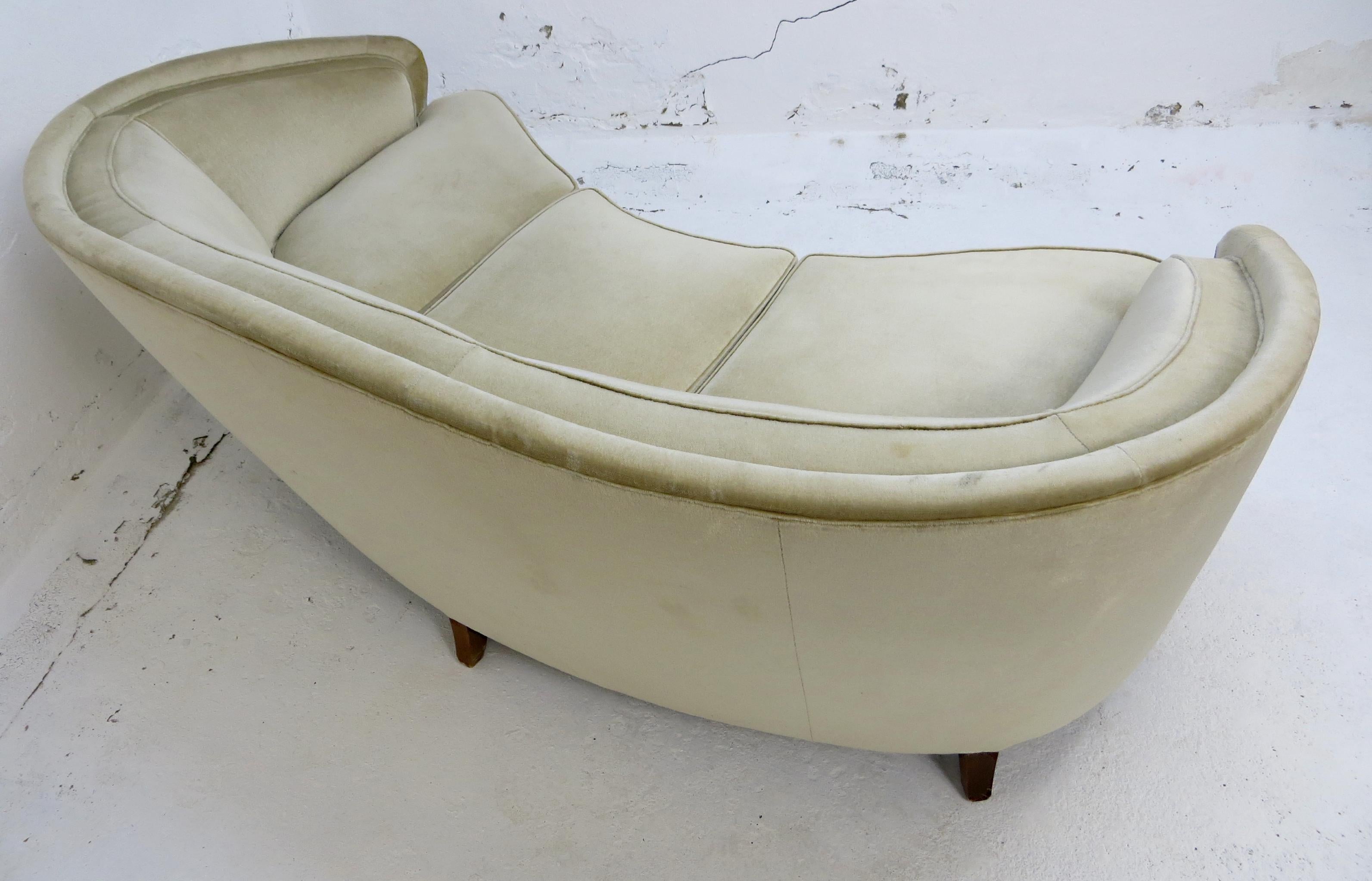 Mid-Century Modern 1940s Italian Modern Curved Vintage Design Sofa in Beige Velvet-Velour, 3-Seater For Sale