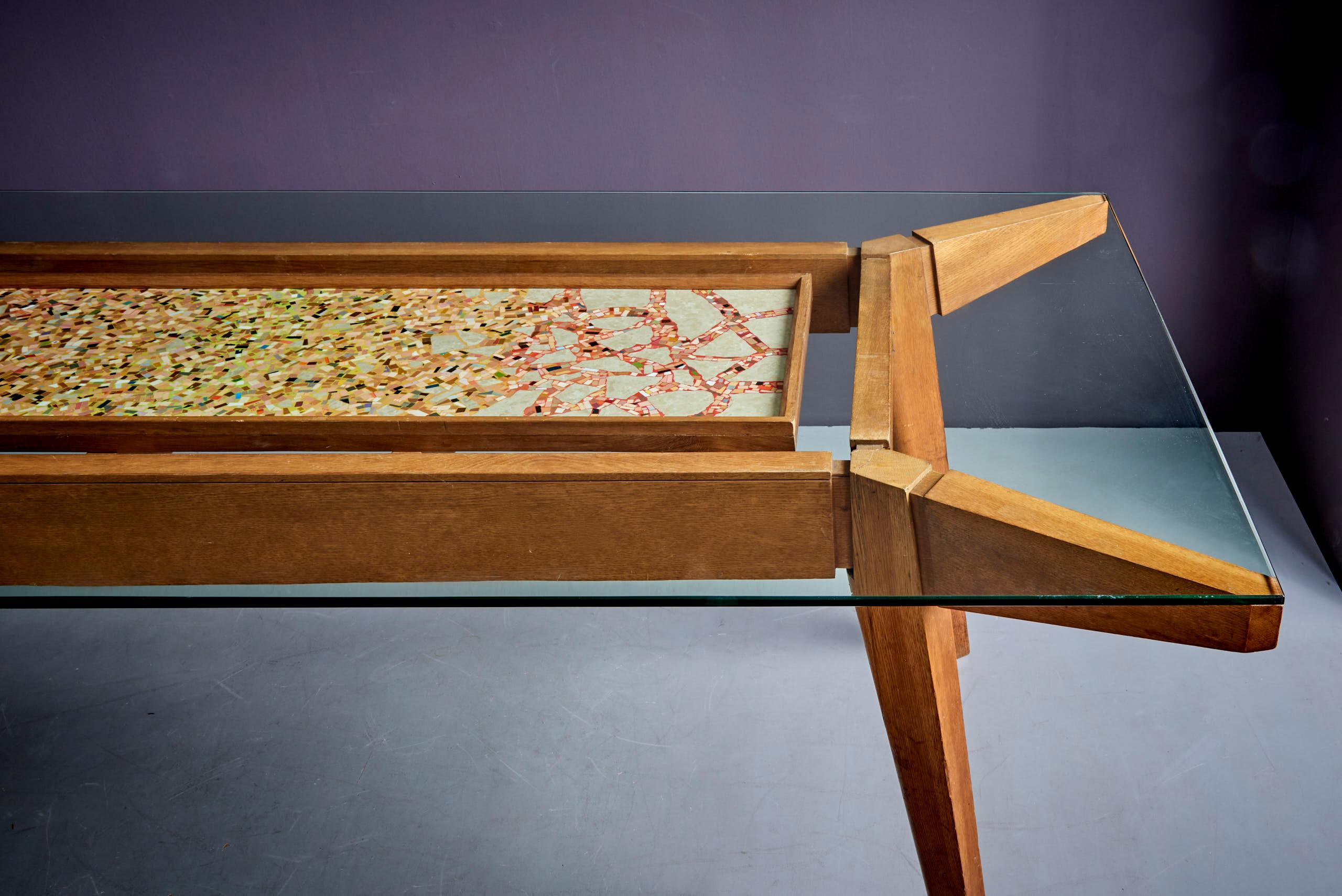 Mid-Century Modern Table de salle à manger italienne des années 1940 avec incrustation artisanale en terrazzo par Felix Muhrhofer en vente