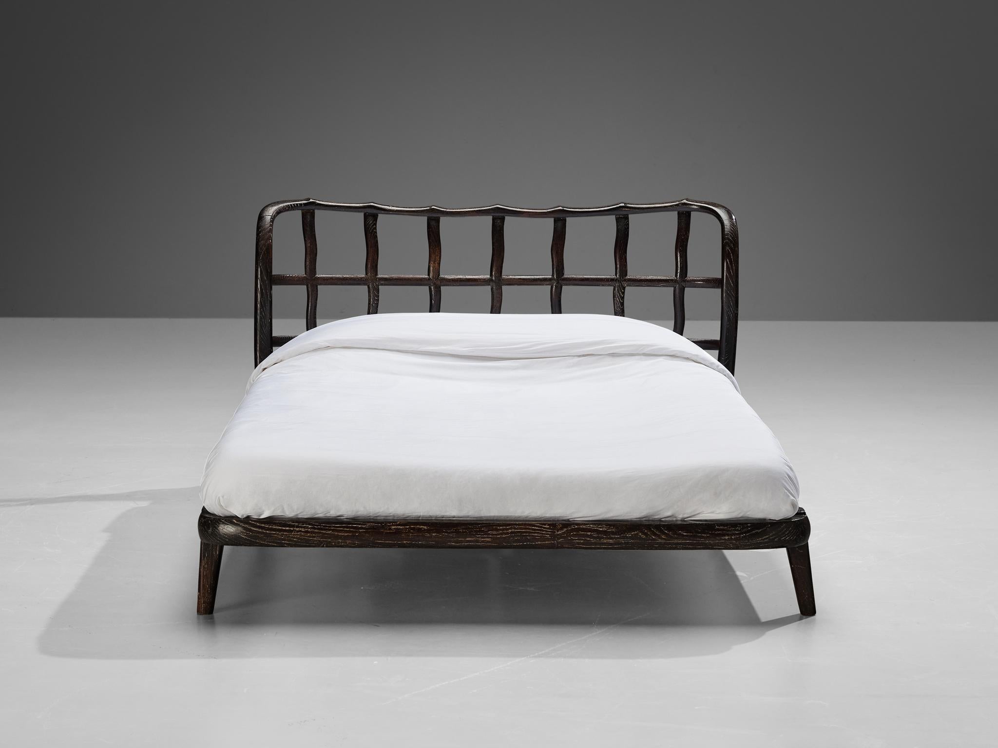 1940s Italian Double Bed with Carved Sculpted Frame in Cerused Chestnut In Good Condition For Sale In Waalwijk, NL