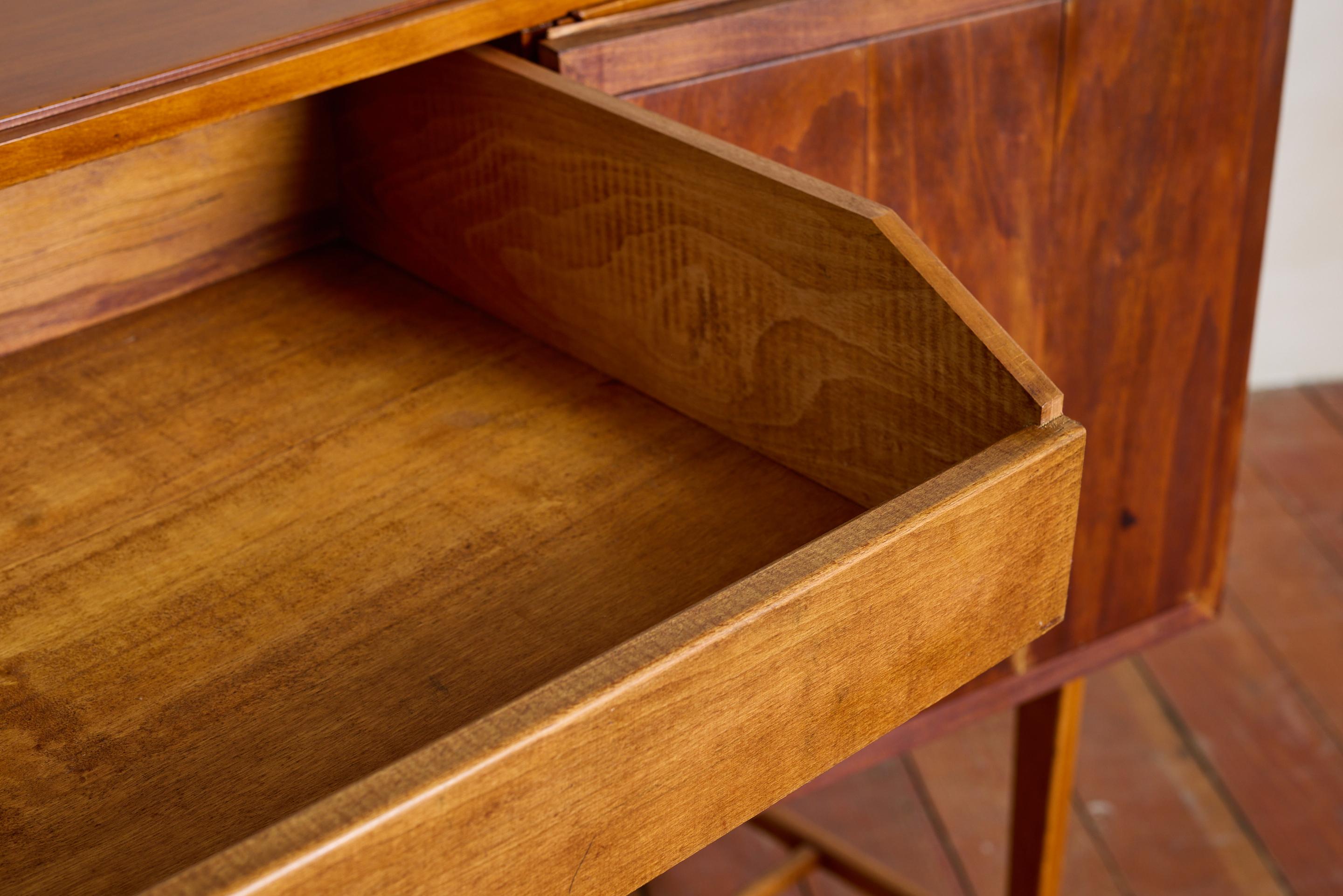 1940's Italienische Kommode/Schrank im Angebot 7