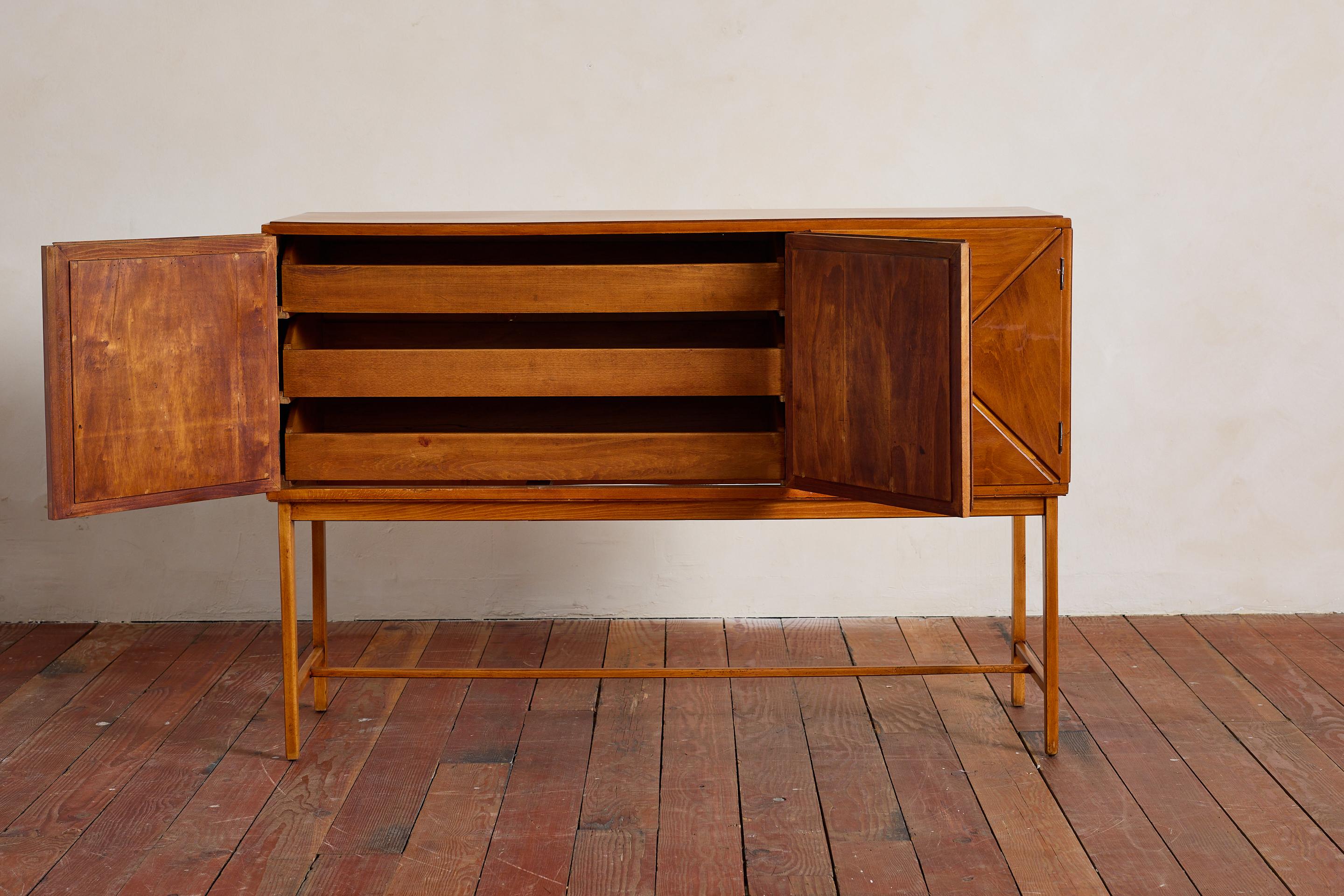1940's Italienische Kommode/Schrank (Holz) im Angebot