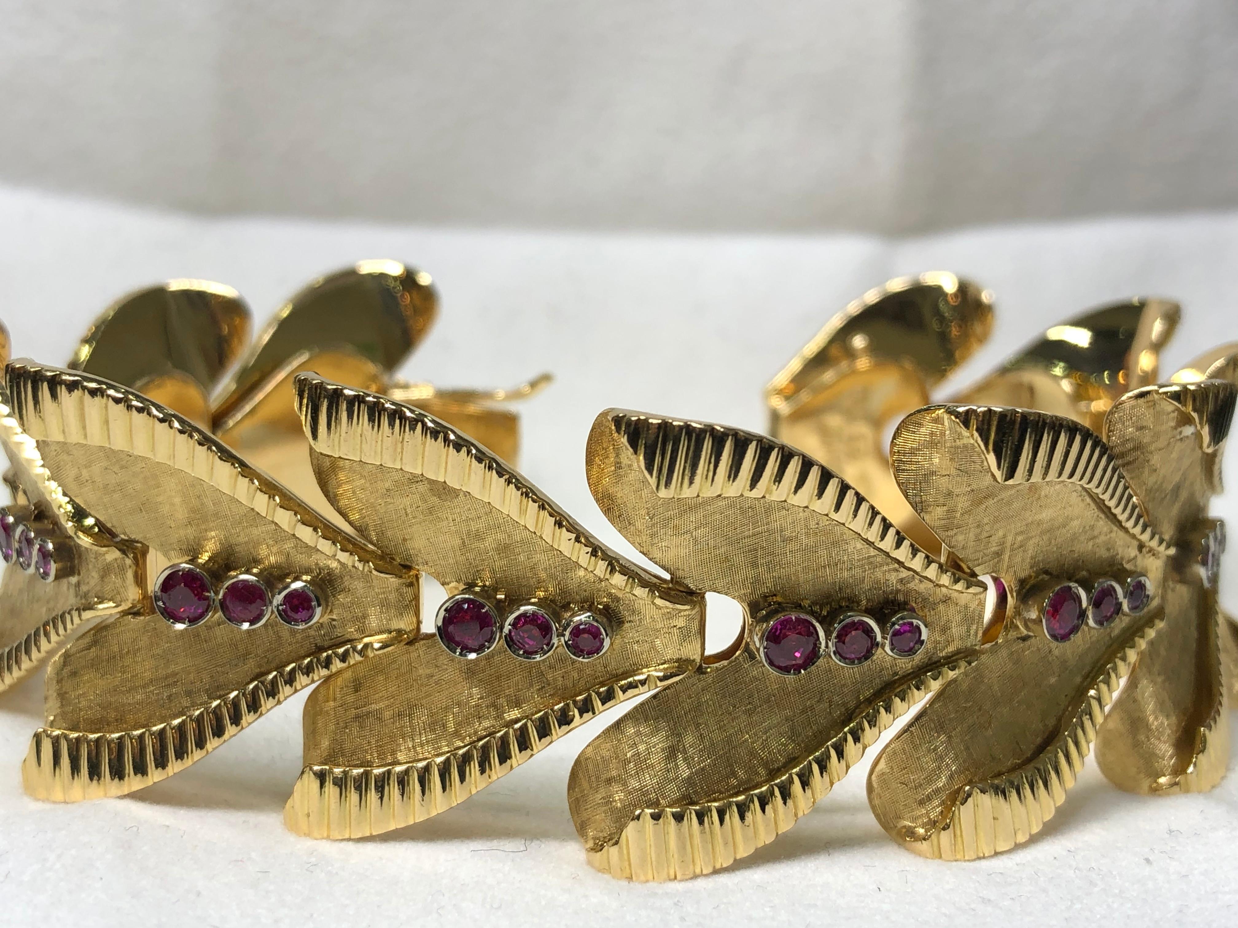 Round Cut 1940s Italian Futurist Gold and Ruby Bracelet For Sale