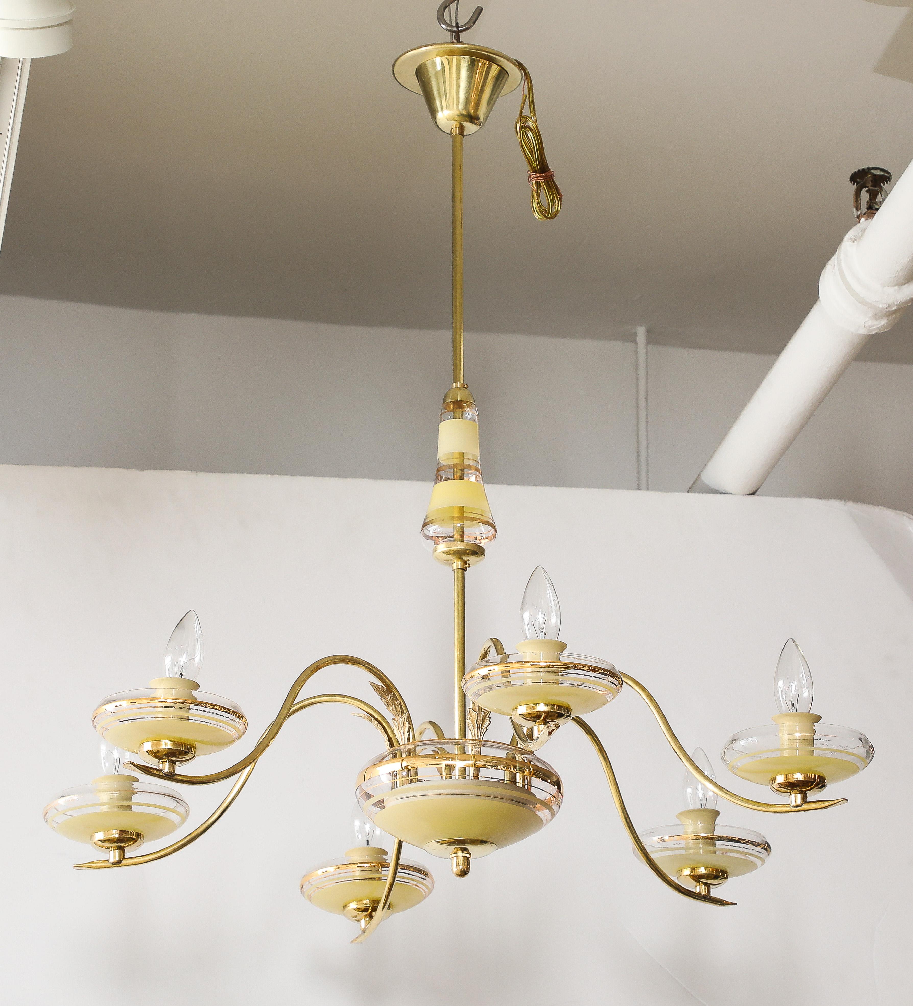 Lampadario a 6 bracci in vetro e ottone italiano degli anni '40 in vendita 4