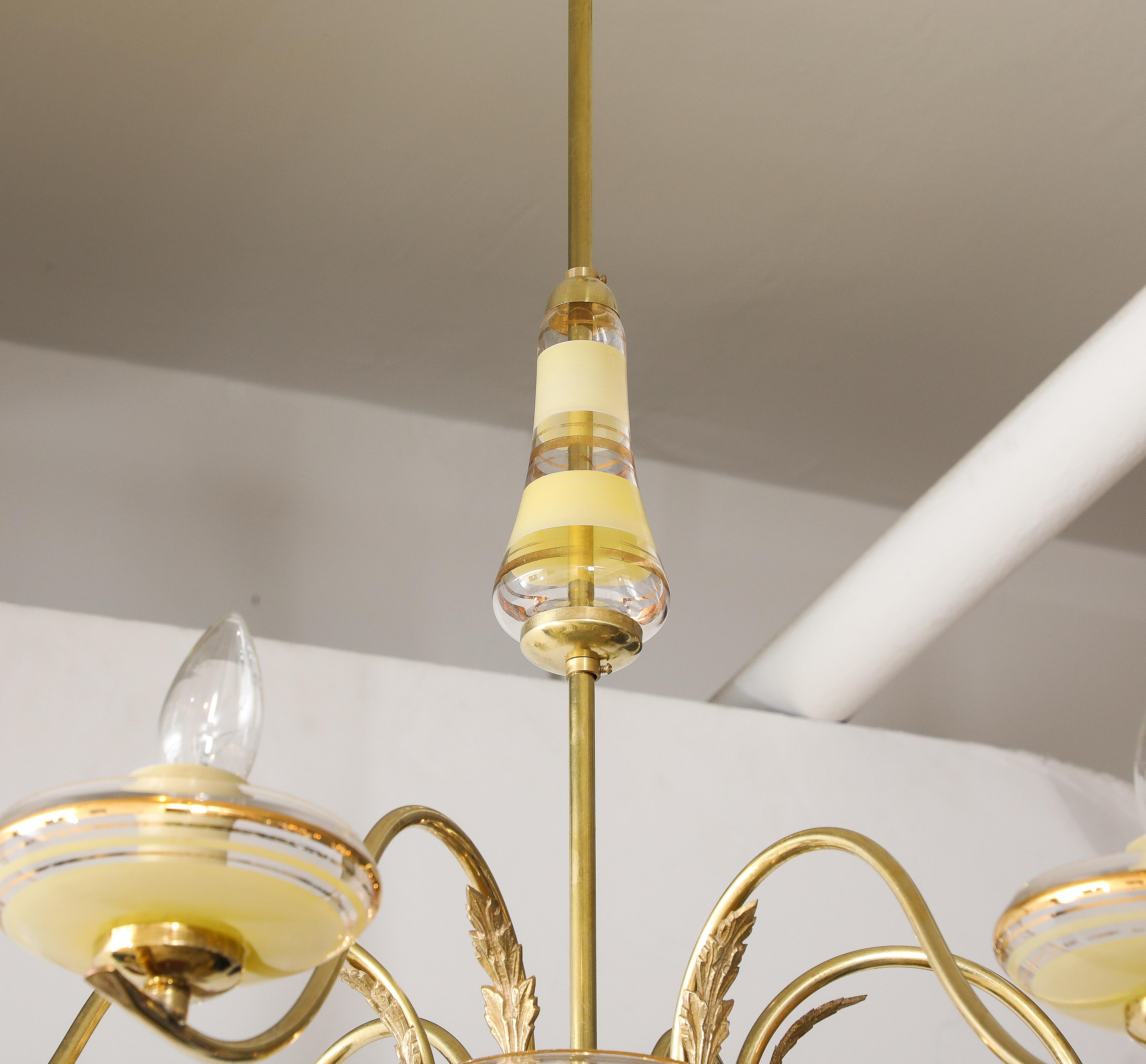 Italiano Lampadario a 6 bracci in vetro e ottone italiano degli anni '40 in vendita