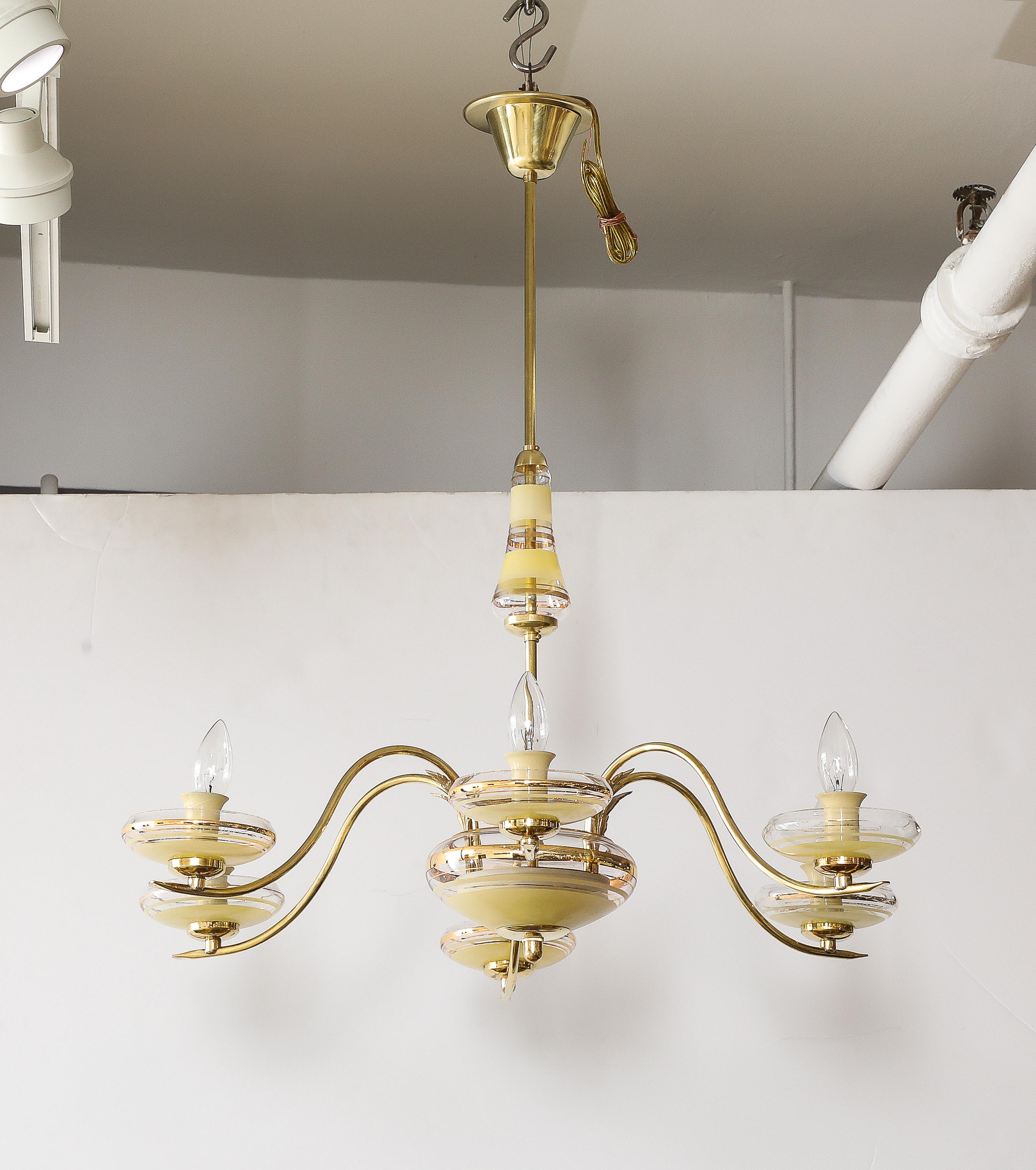 Metà XX secolo Lampadario a 6 bracci in vetro e ottone italiano degli anni '40 in vendita