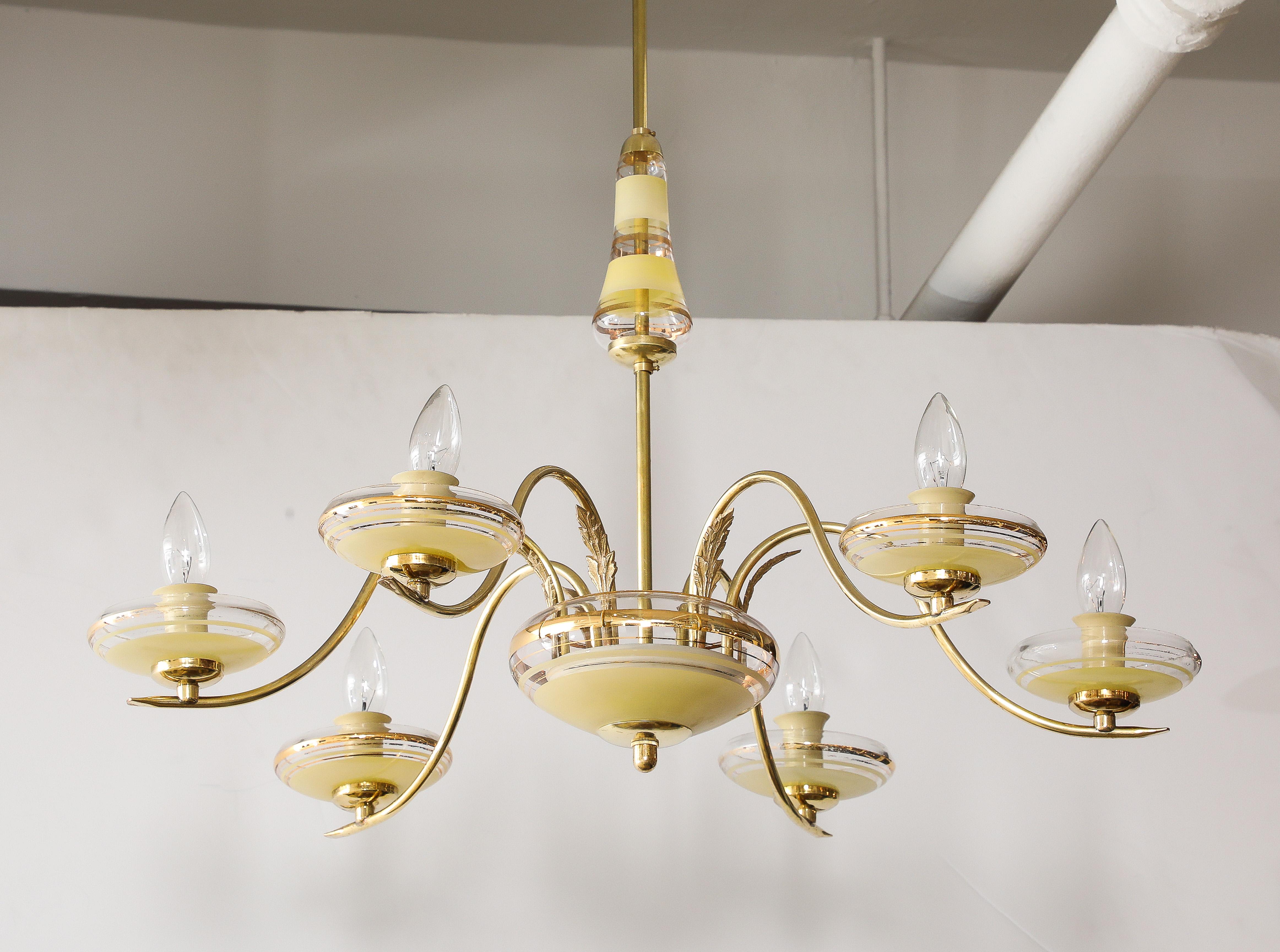 Lampadario a 6 bracci in vetro e ottone italiano degli anni '40 in vendita 1