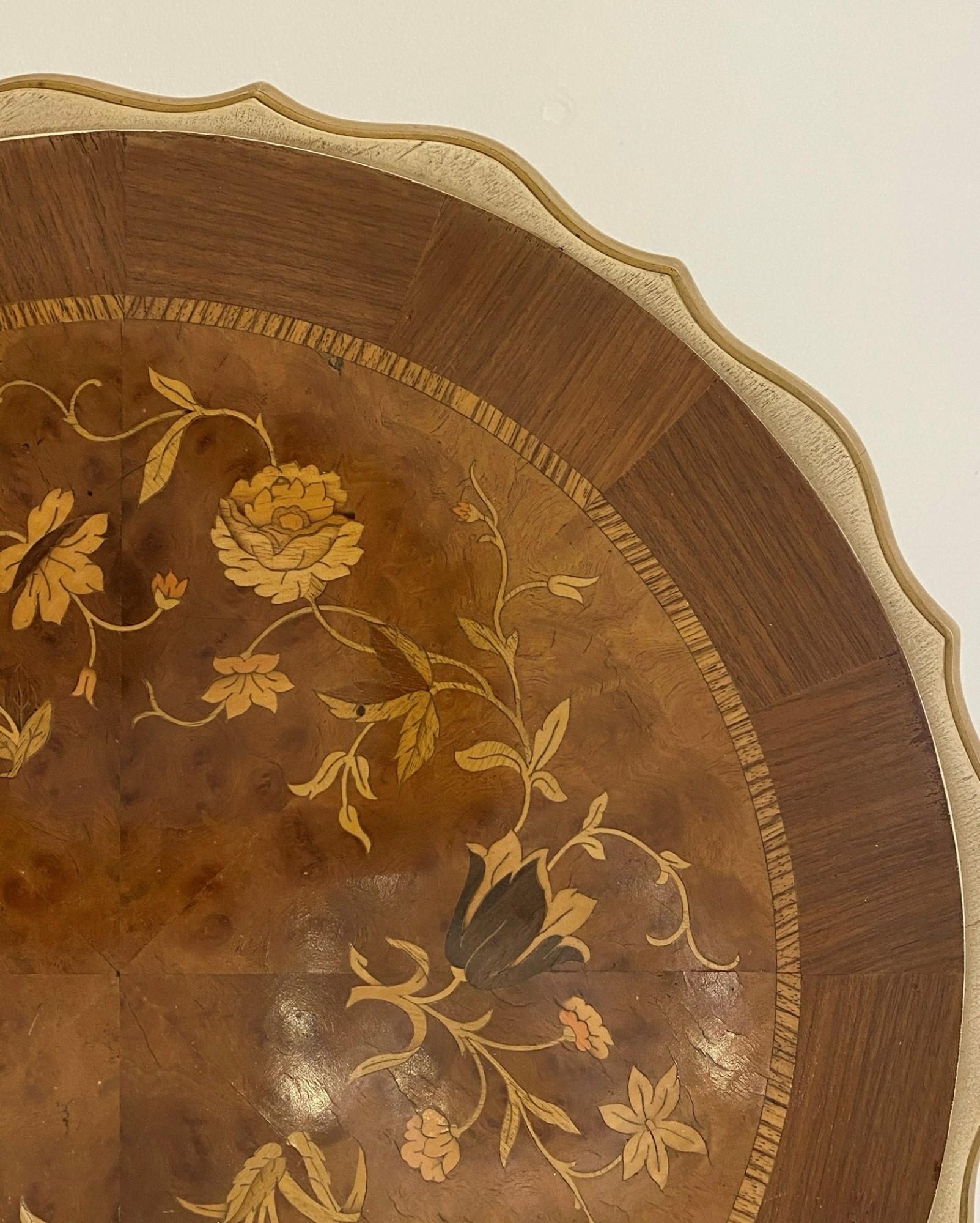 1940s Italian Inlaid Round Wooden Side Table with Floral Design Original Paint In Good Condition In New York, NY