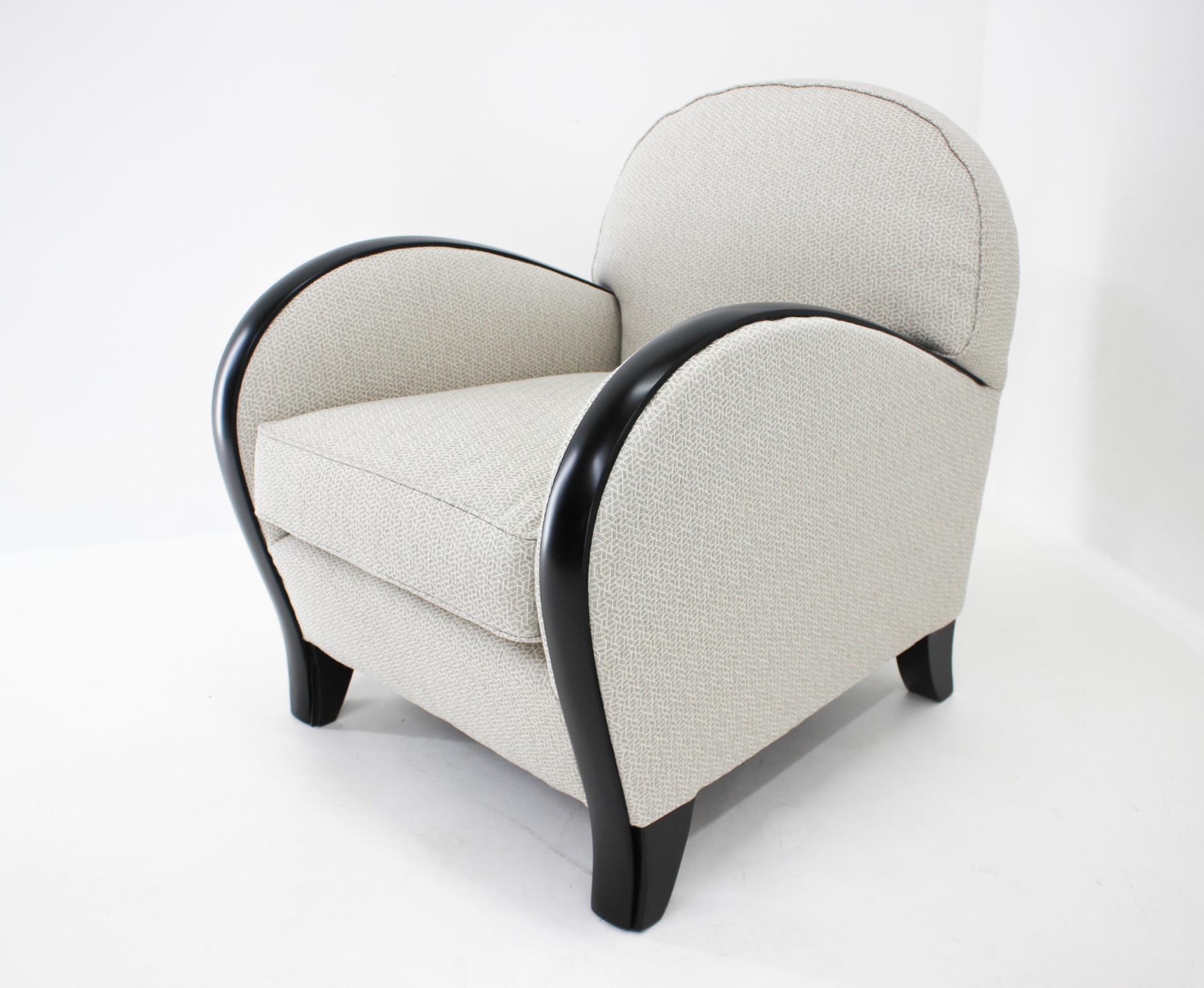 1940s Italian Newly Upholstered Armchair 9