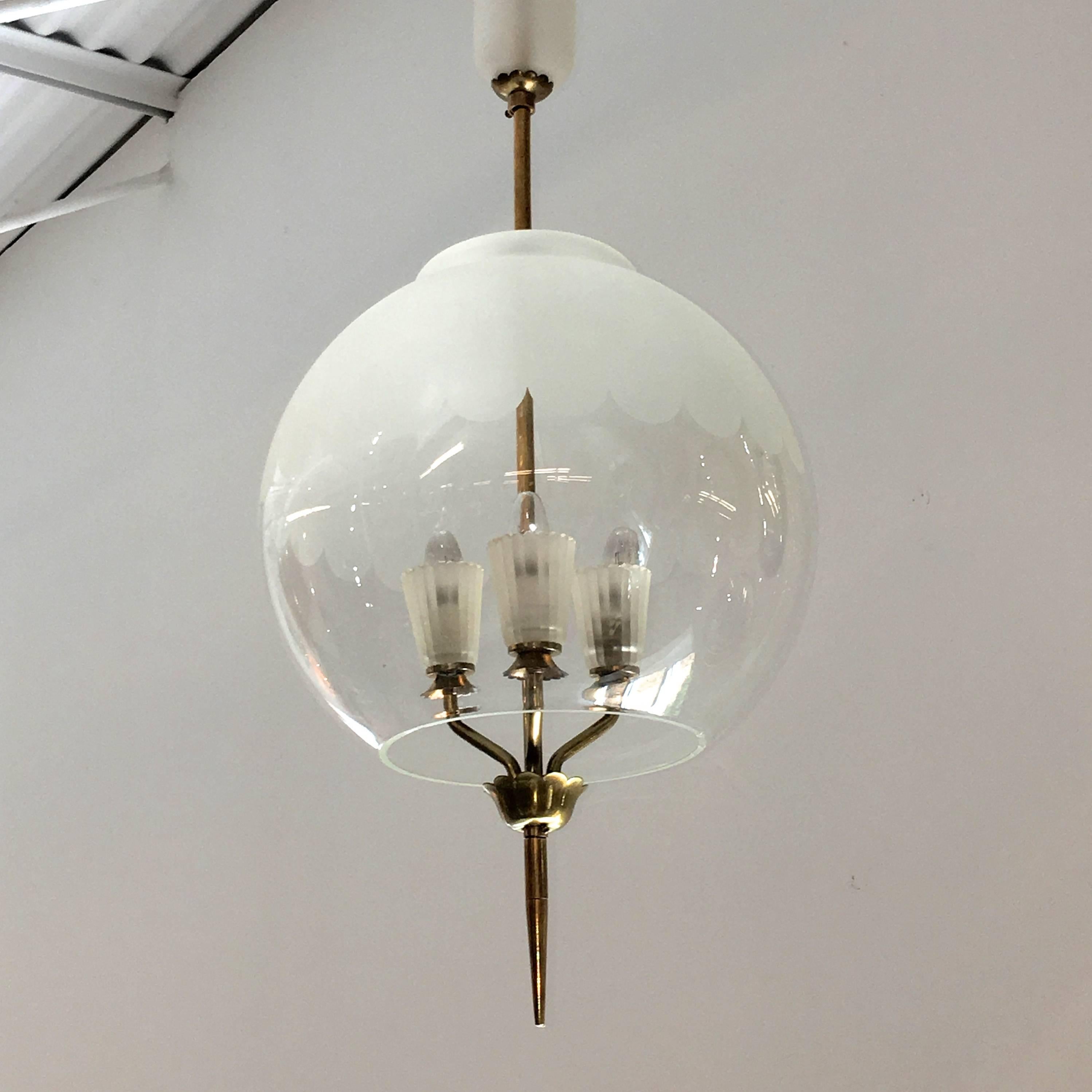 Milieu du XXe siècle Lampe à suspension orbe italienne des années 1940 en vente