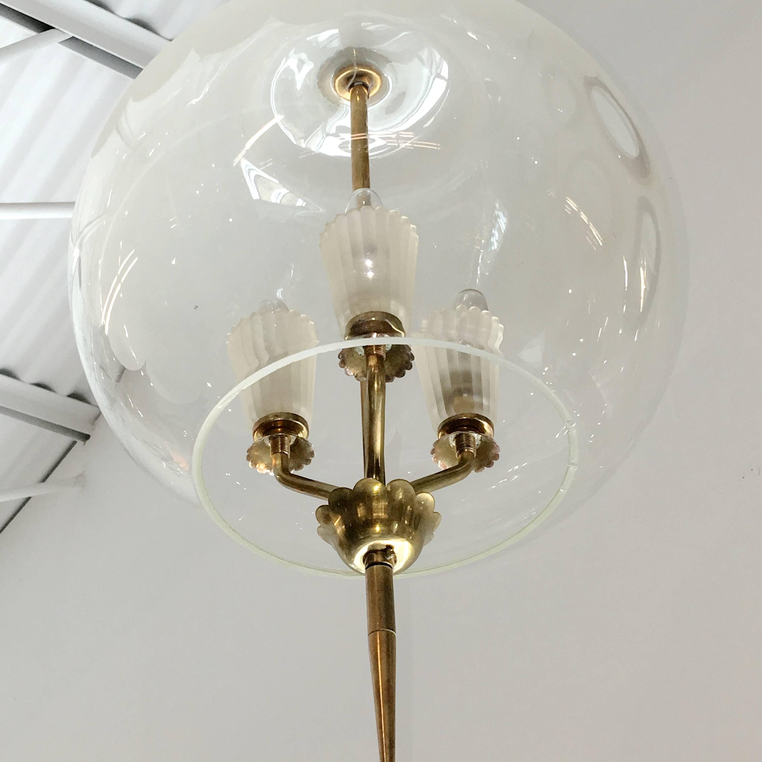 Lampe à suspension orbe italienne des années 1940 en vente 1