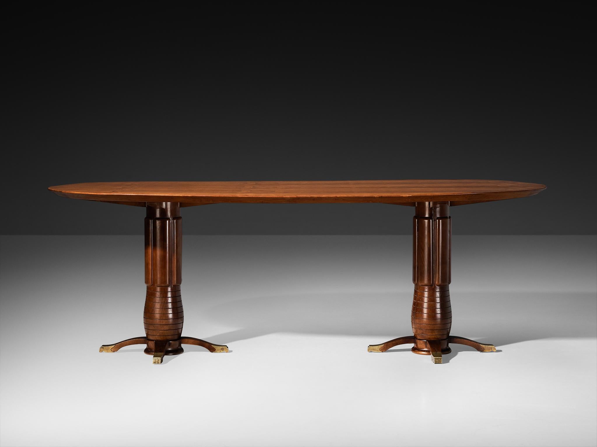 Mesa de comedor italiana Art Decó de 1940, de forma ovalada, en cerezo y latón mediados del siglo XX en venta