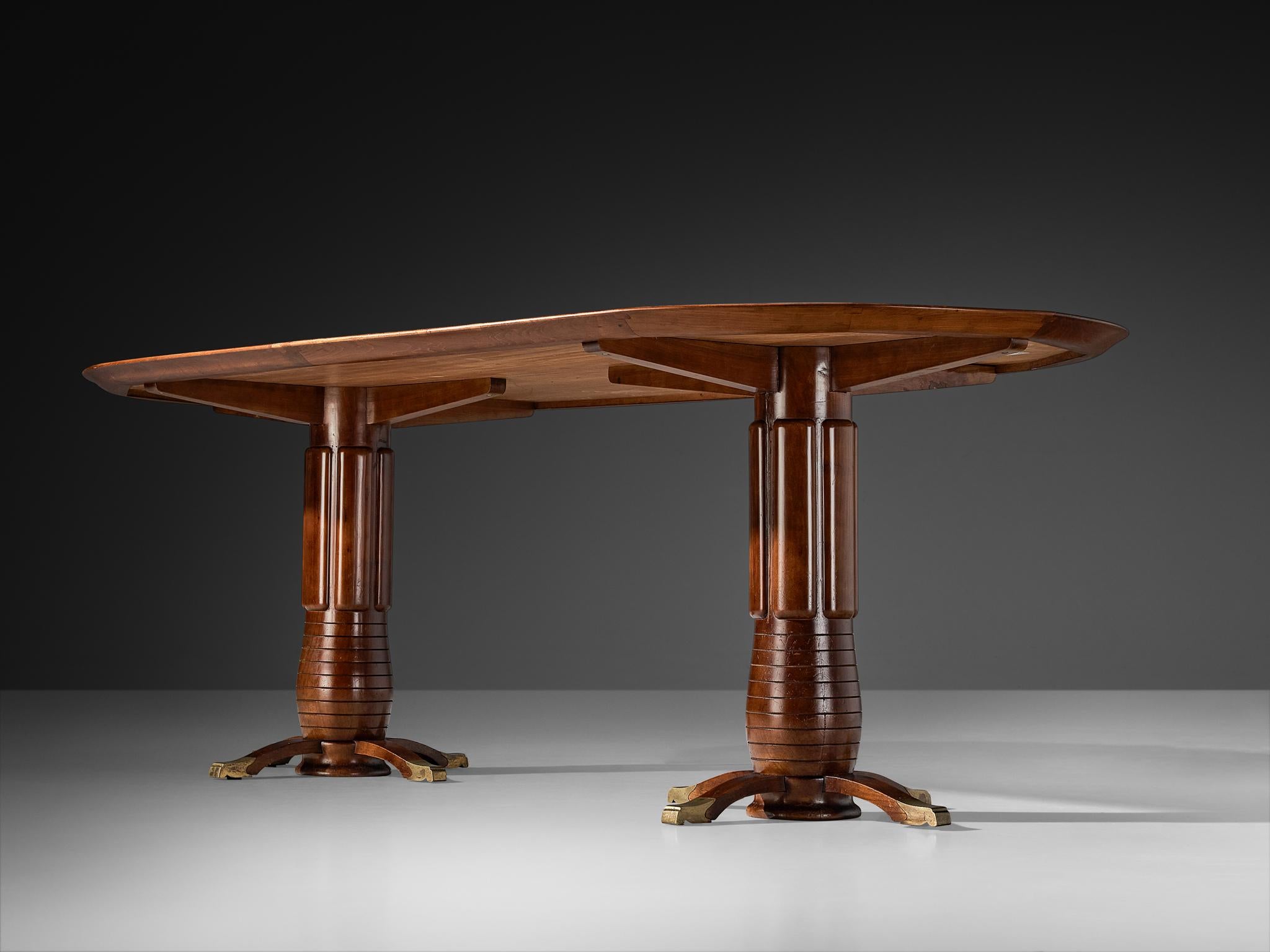 Mesa de comedor italiana Art Decó de 1940, de forma ovalada, en cerezo y latón en venta 3