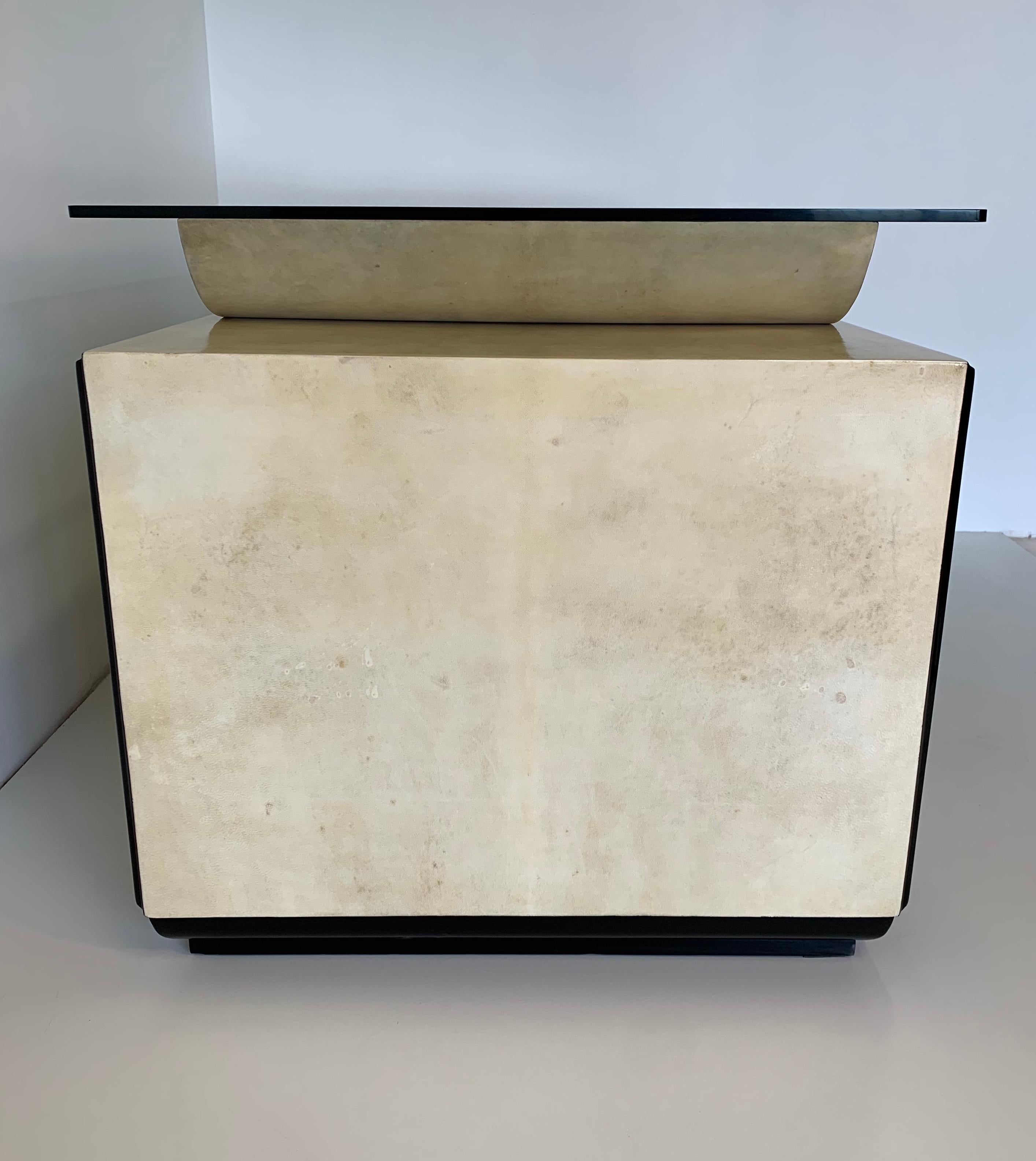 1940s Italian Parchment Desk Attributed to Osvaldo Borsani 6