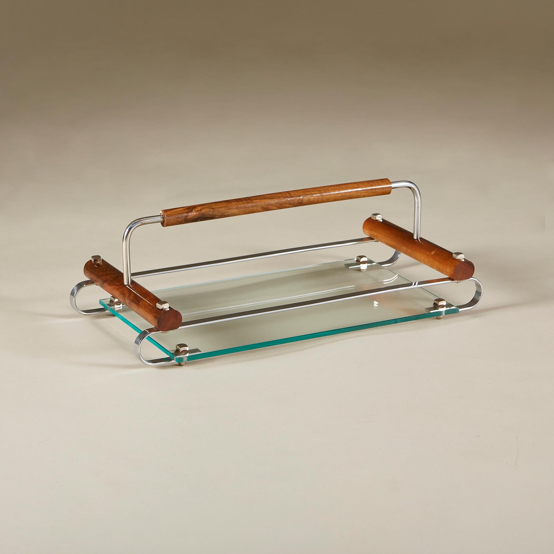 Bandeja de cóctel rectangular italiana de madera de frutal, cristal y cromo de los años 40 Italiano en venta