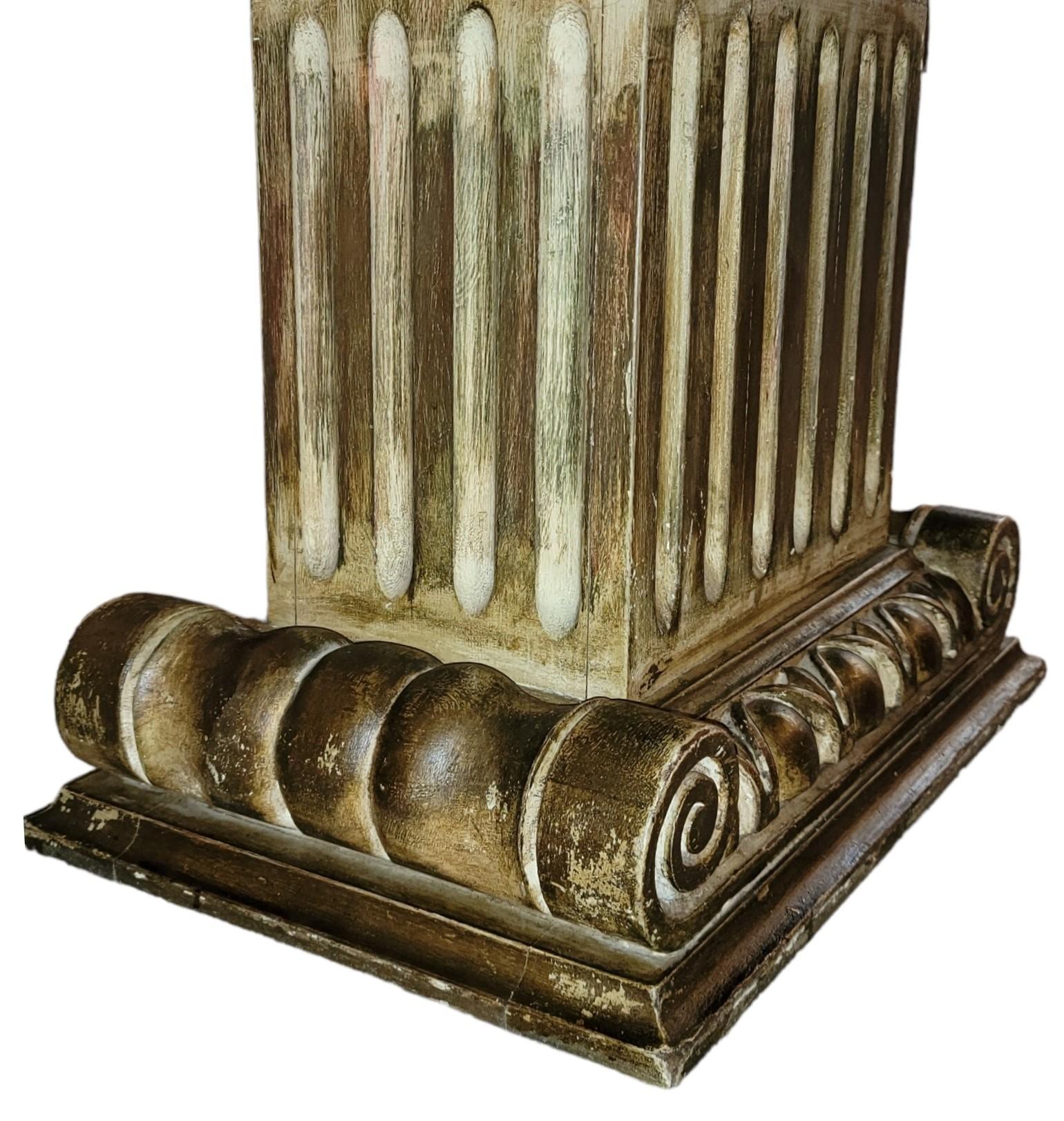 Milieu du XXe siècle Table basse italienne des années 1940 en bois doré et verre peint à l'envers en vente