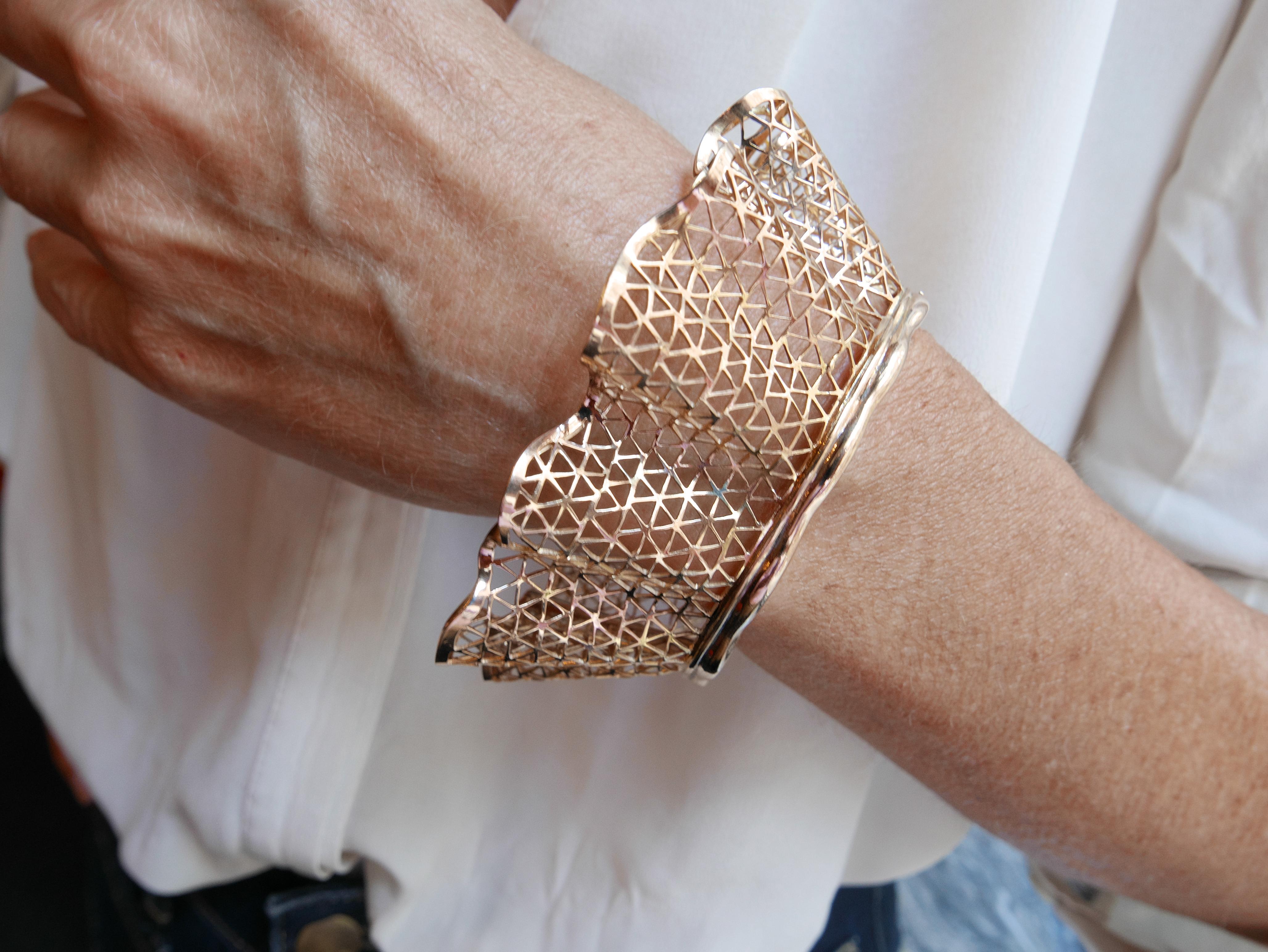 1940s Italian Rose Gold Lacework Bracelet For Sale 3