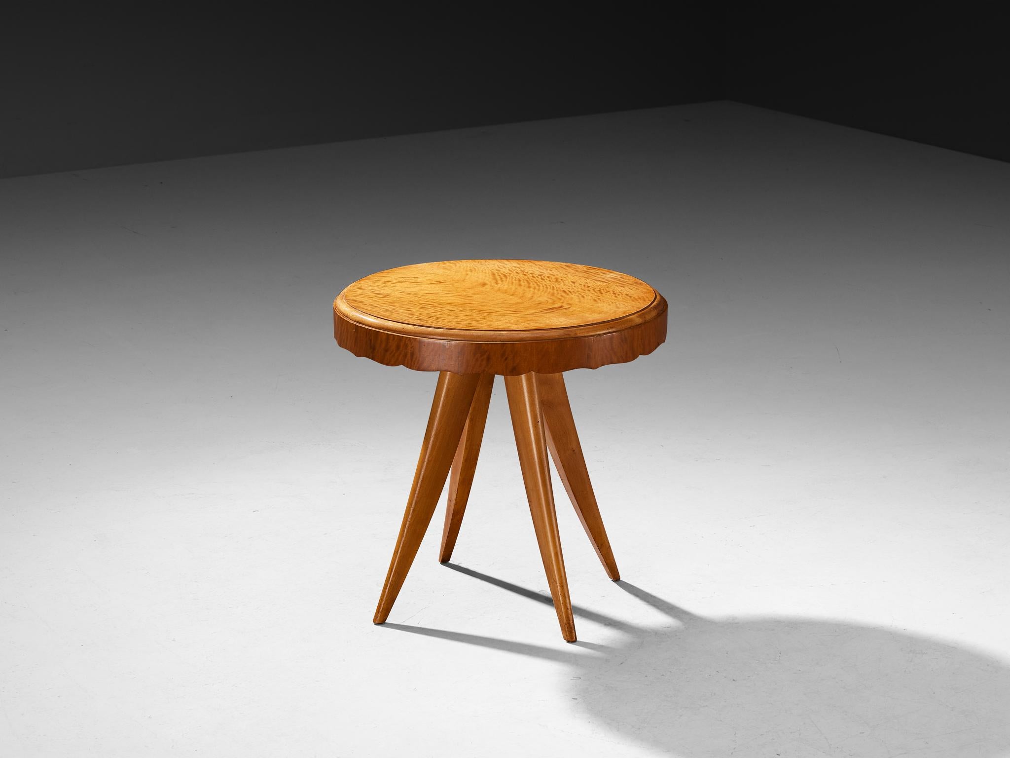 1940s Italian Side Table in Walnut For Sale 4