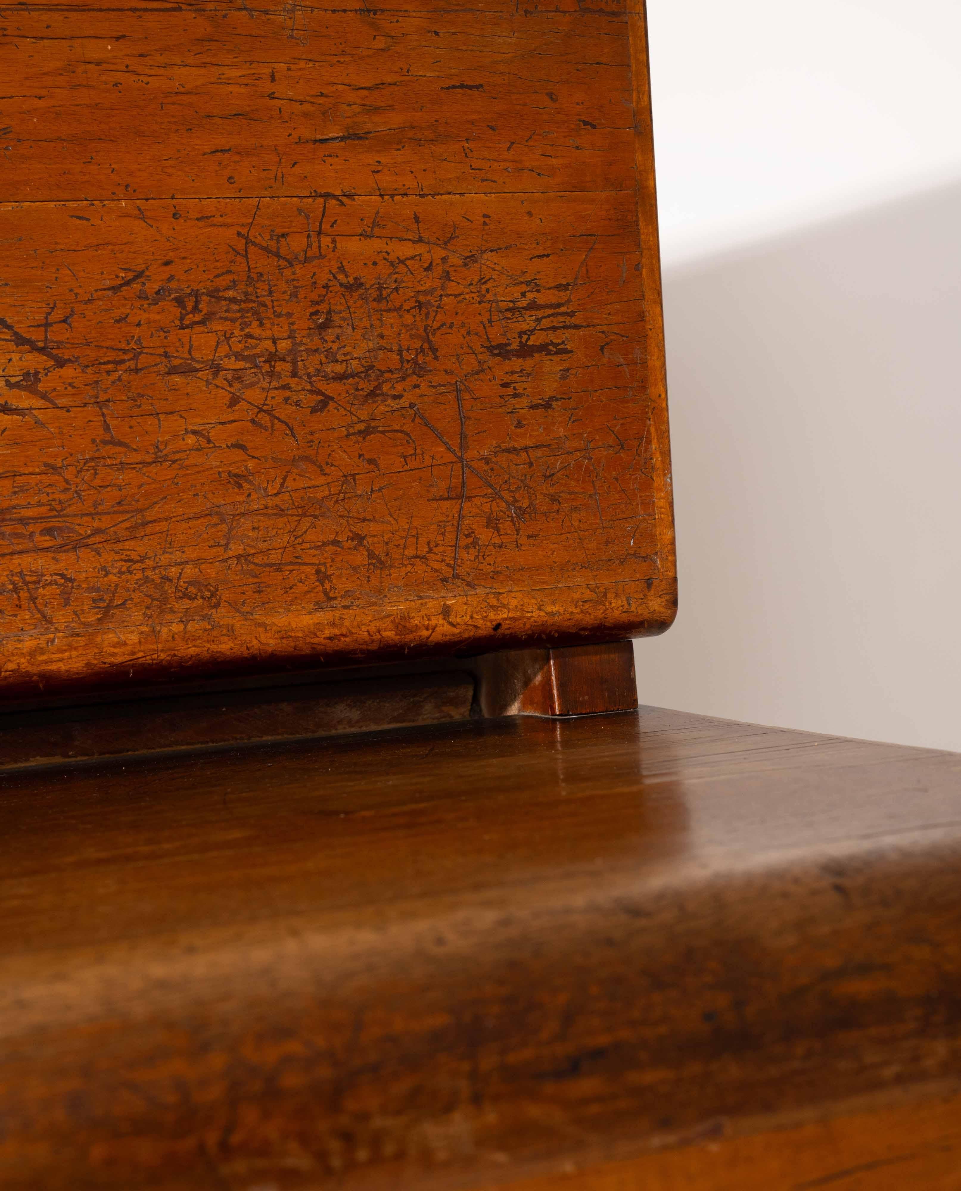 Banco italiano de madera maciza de mediados de siglo de 1940 en venta 3