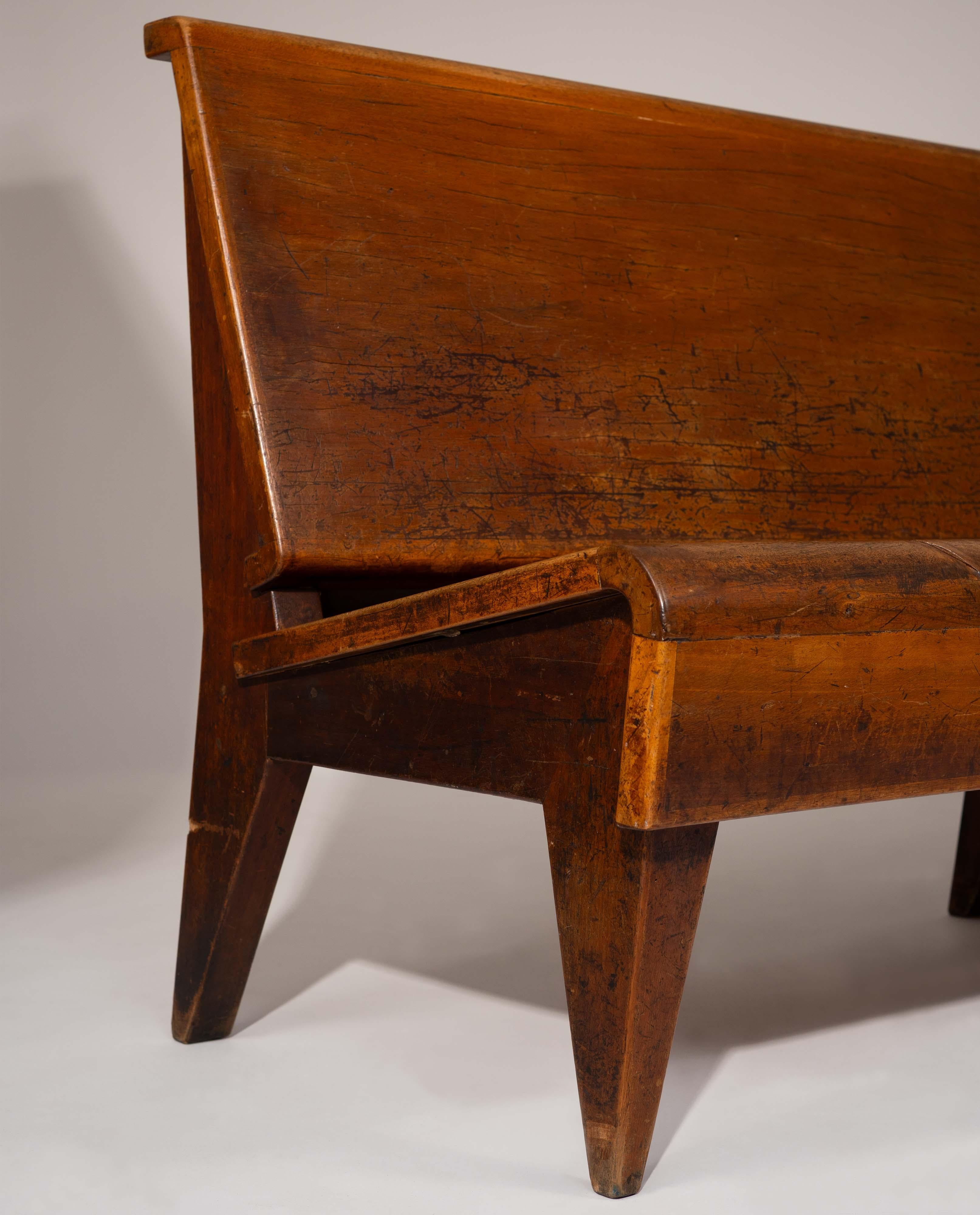 Banco italiano de madera maciza de mediados de siglo de 1940 Tallado a mano en venta