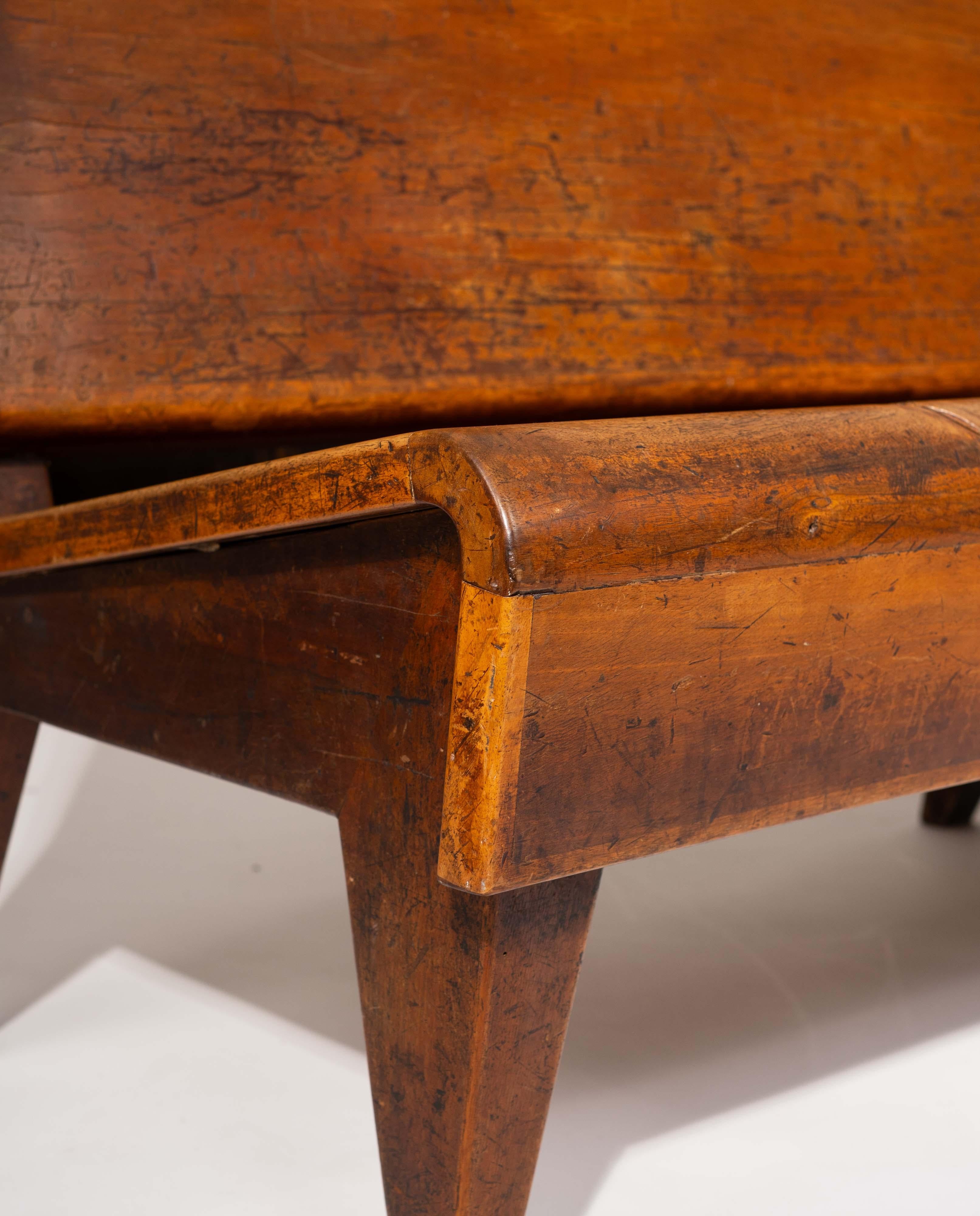 Banco italiano de madera maciza de mediados de siglo de 1940 en Bueno estado para la venta en Kampen, NL