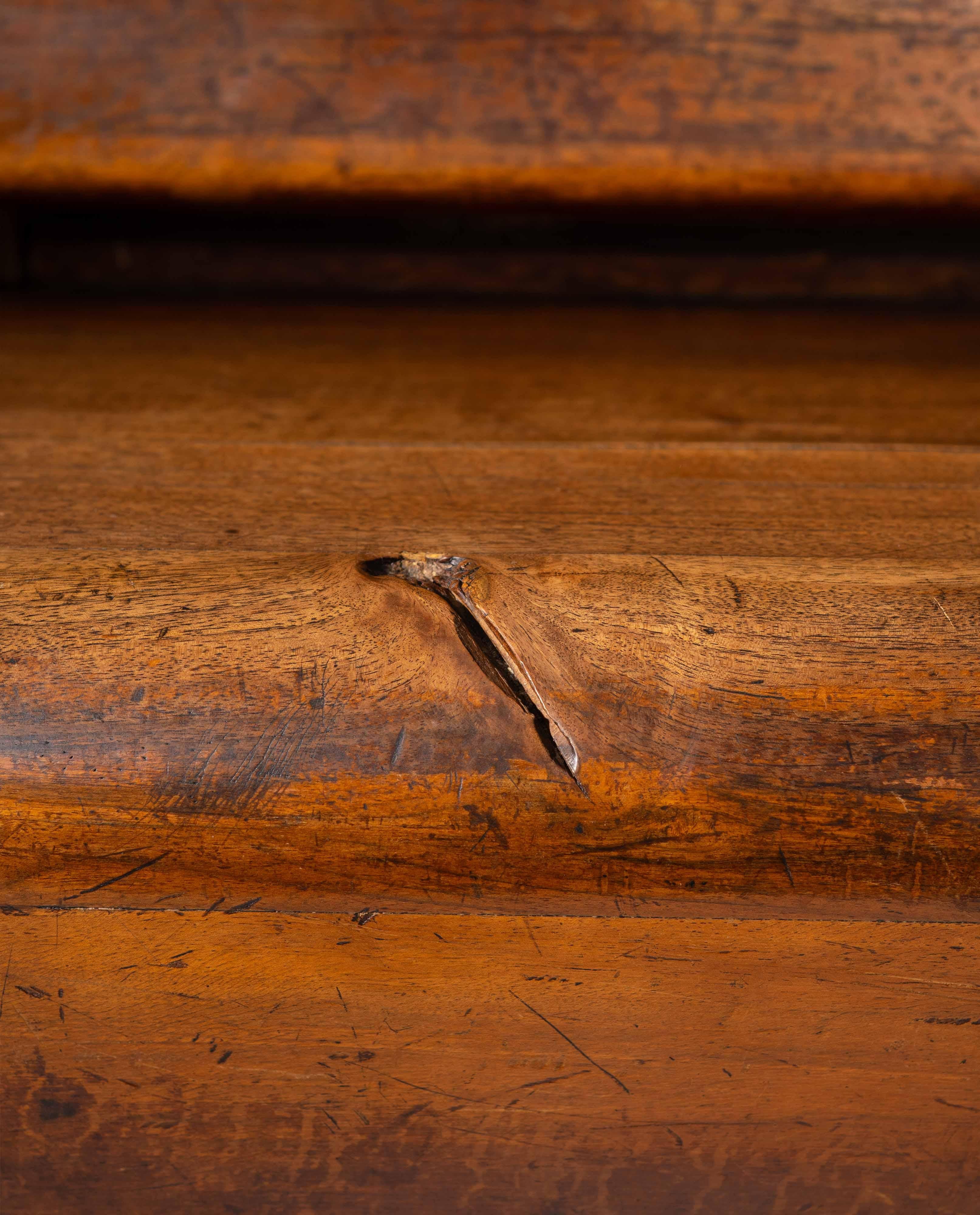 Banco italiano de madera maciza de mediados de siglo de 1940 Madera en venta