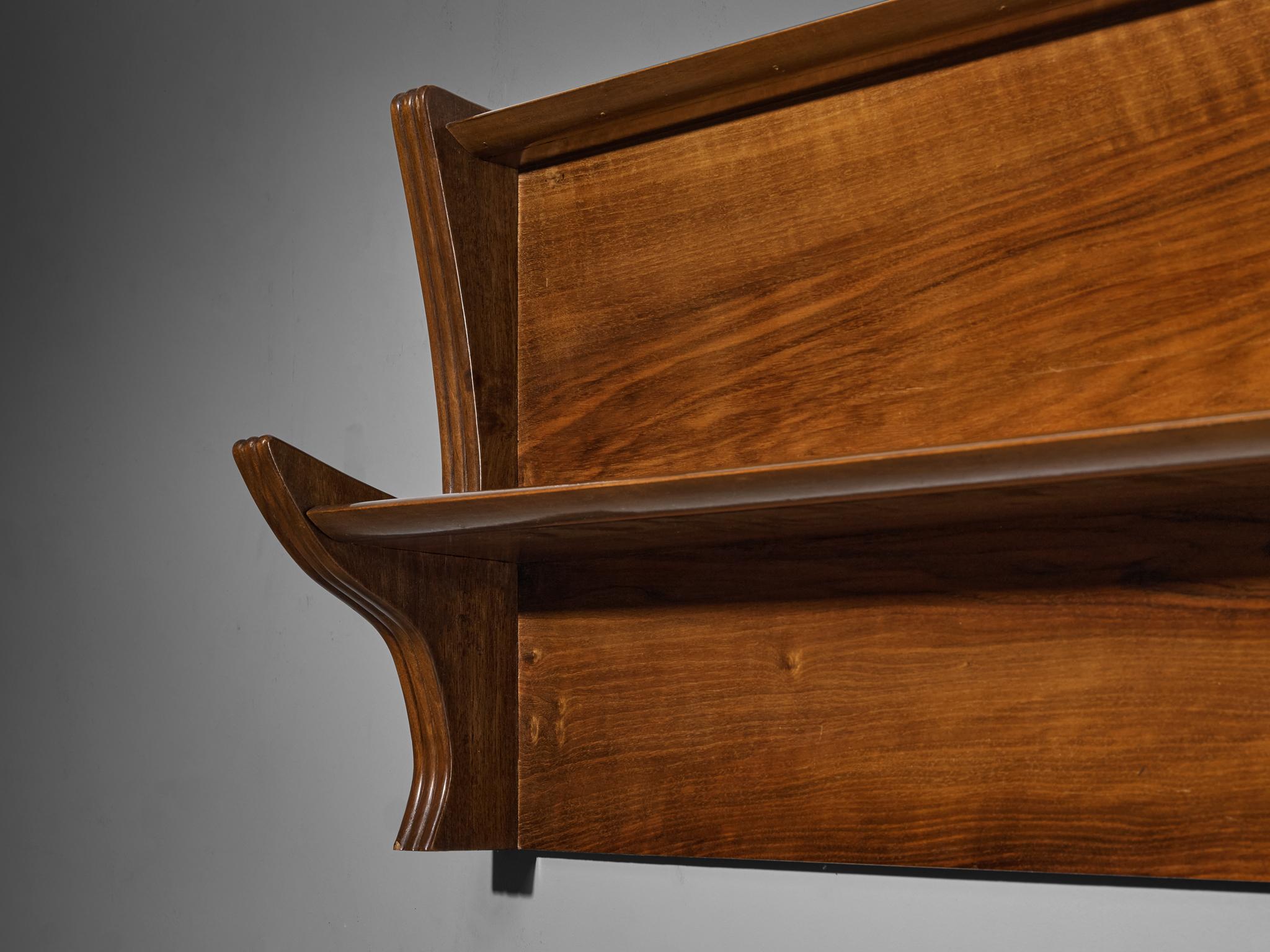 Etagère murale italienne des années 1940 en noyer par Artisan Maker 2