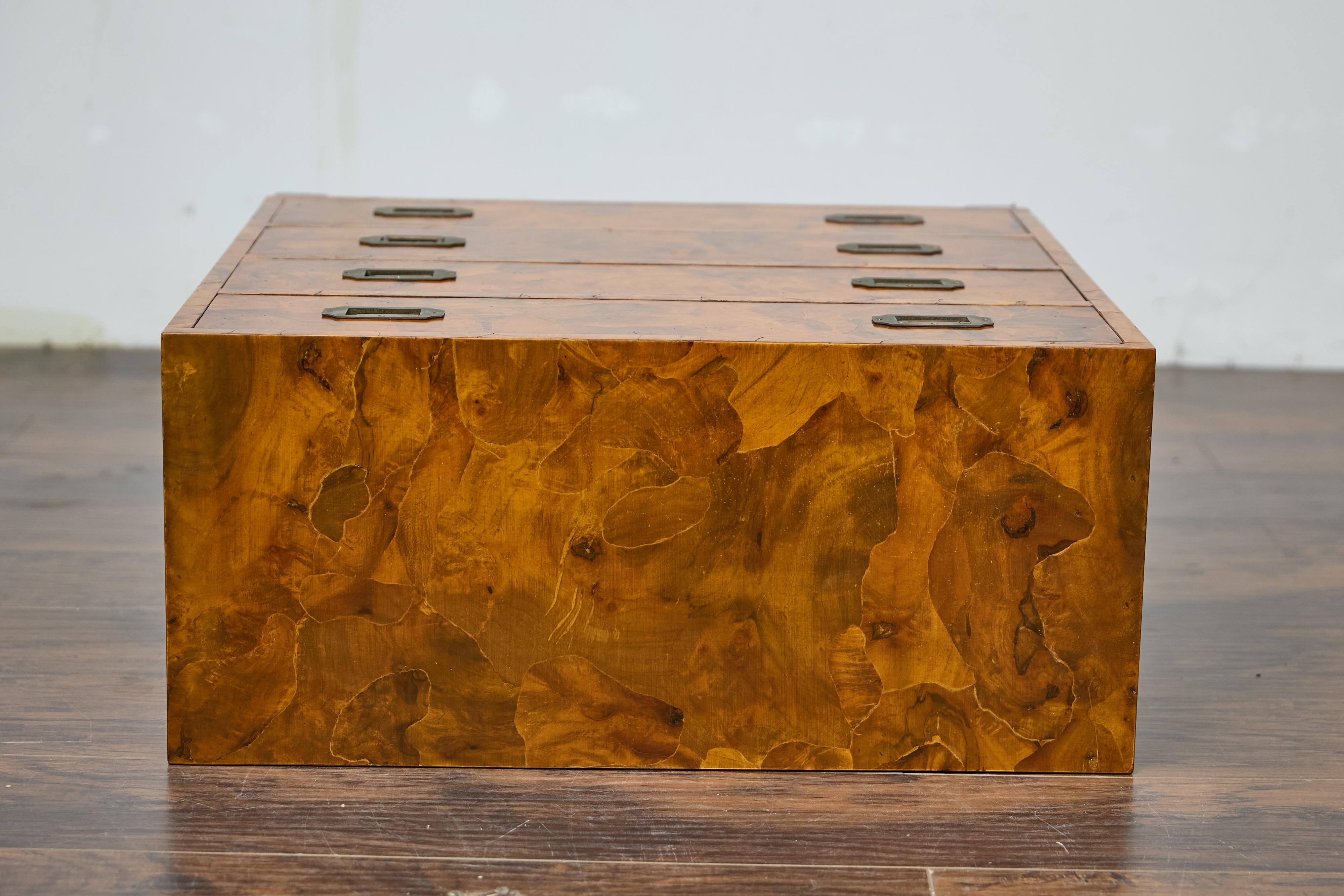 1940s Italian Walnut Commode with Elaborate Grain Patterns and Brass Hardware For Sale 9