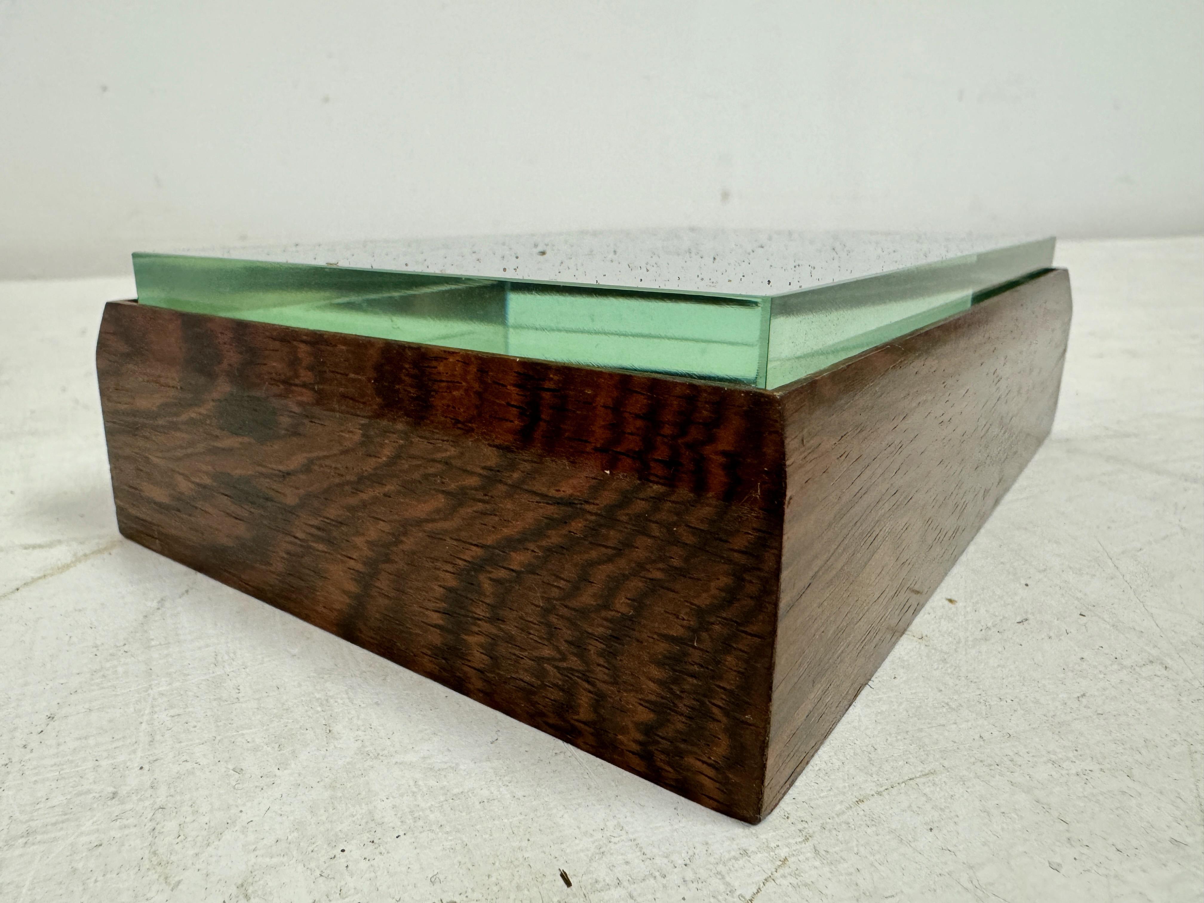 Caja italiana de madera y cristal de los años 40 de Pietro Chiesa para Fontana Arte en Bueno estado para la venta en London, London