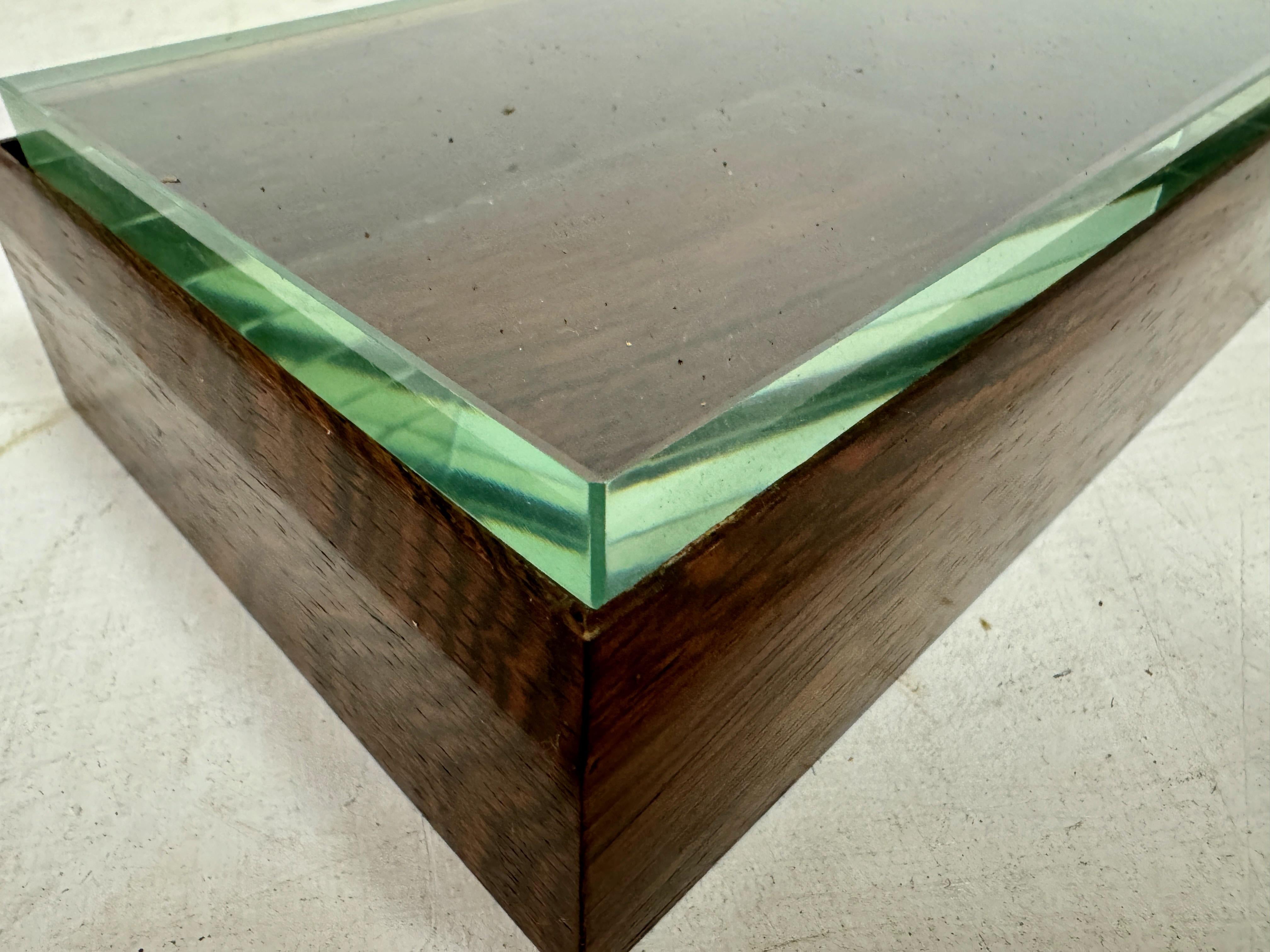Caja italiana de madera y cristal de los años 40 de Pietro Chiesa para Fontana Arte siglo XX en venta