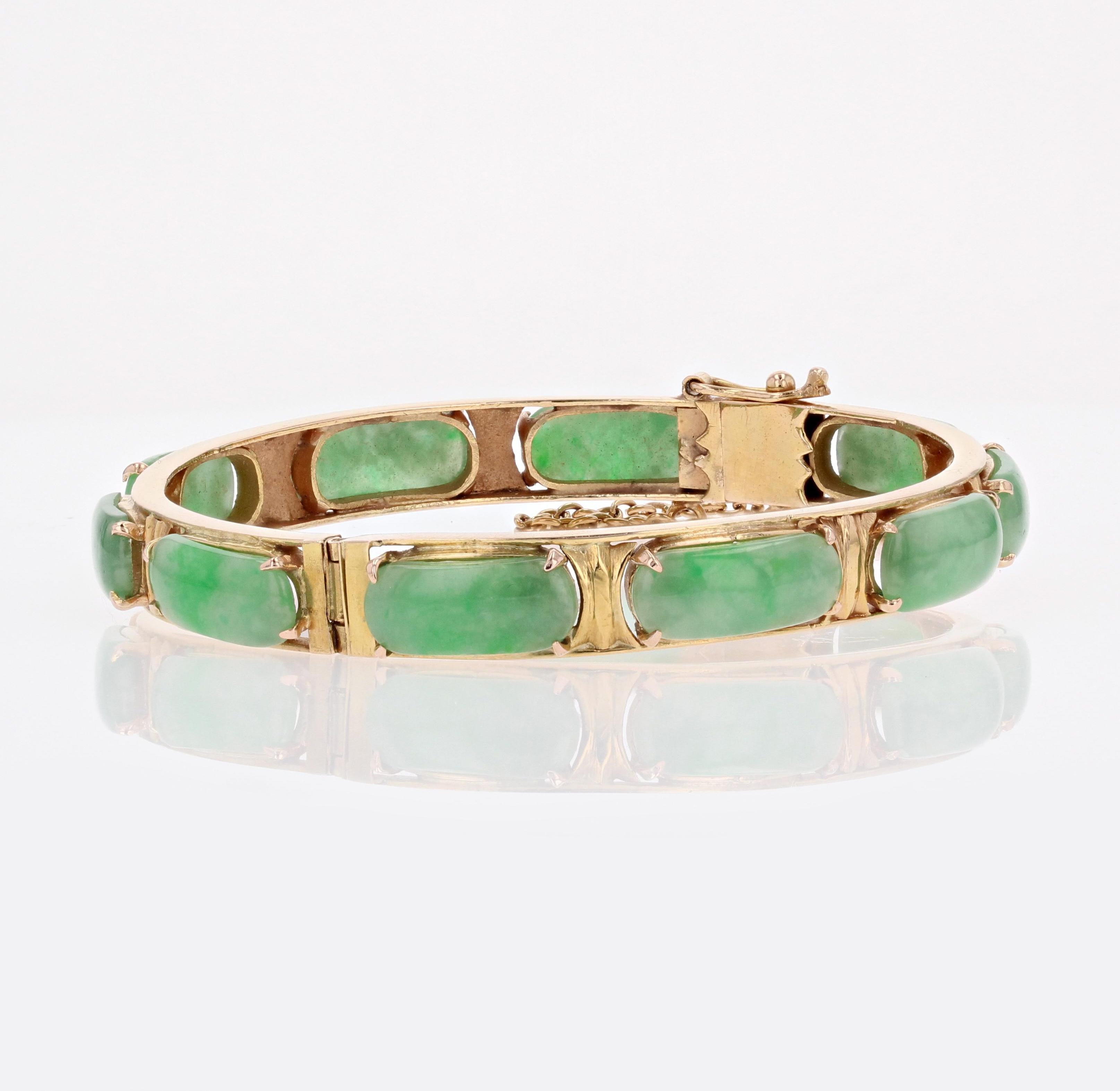 Bracelet jonc en or jaune 18 carats et jade des années 1940 Bon état - En vente à Poitiers, FR