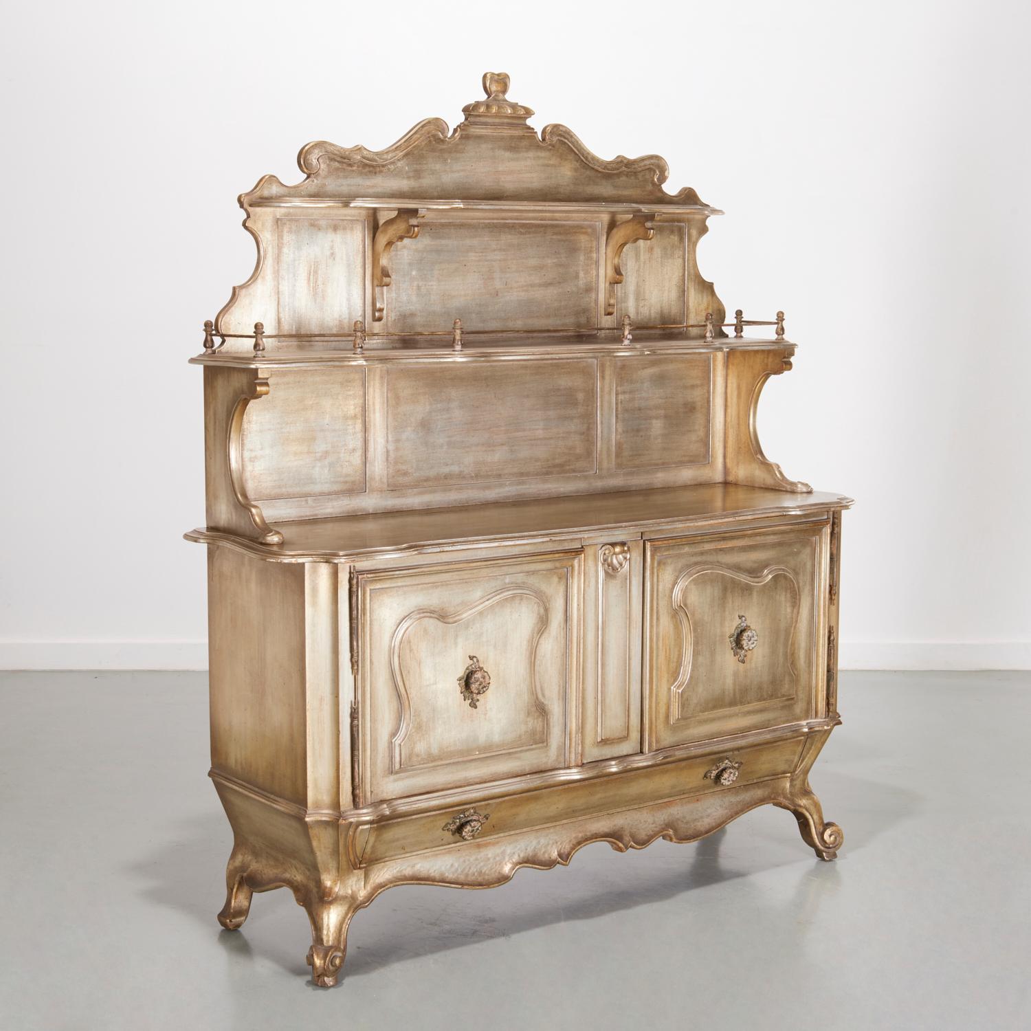 James Mont (attribu.), credenza in legno argentato con interno dipinto, anni '40 in vendita 2
