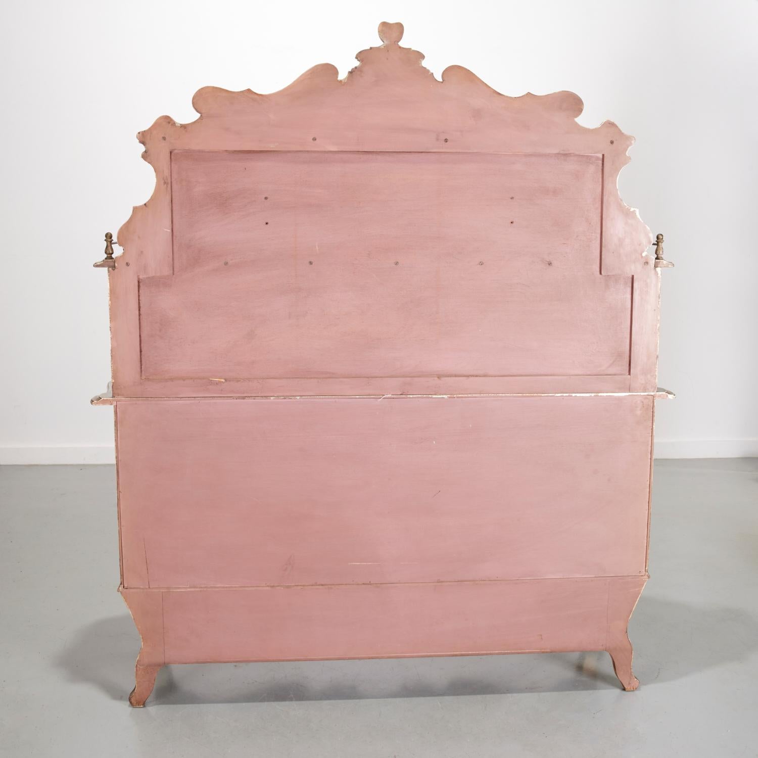 James Mont (attribu.), credenza in legno argentato con interno dipinto, anni '40 in vendita 1