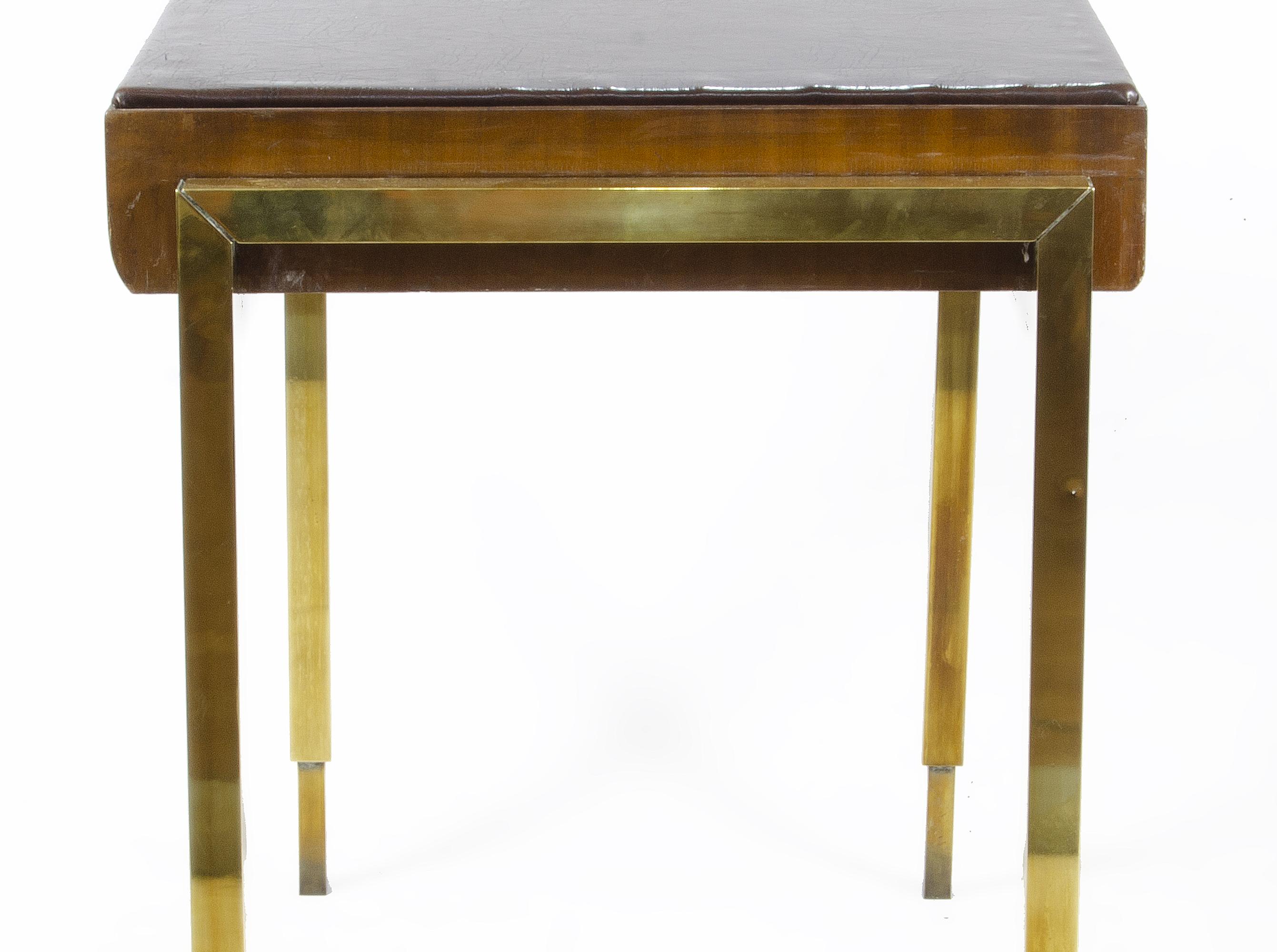 Scrivania moderna in legno in stile Jansen degli anni '40 con accenti in bronzo e pelle, Francia In condizioni buone in vendita a North Miami, FL